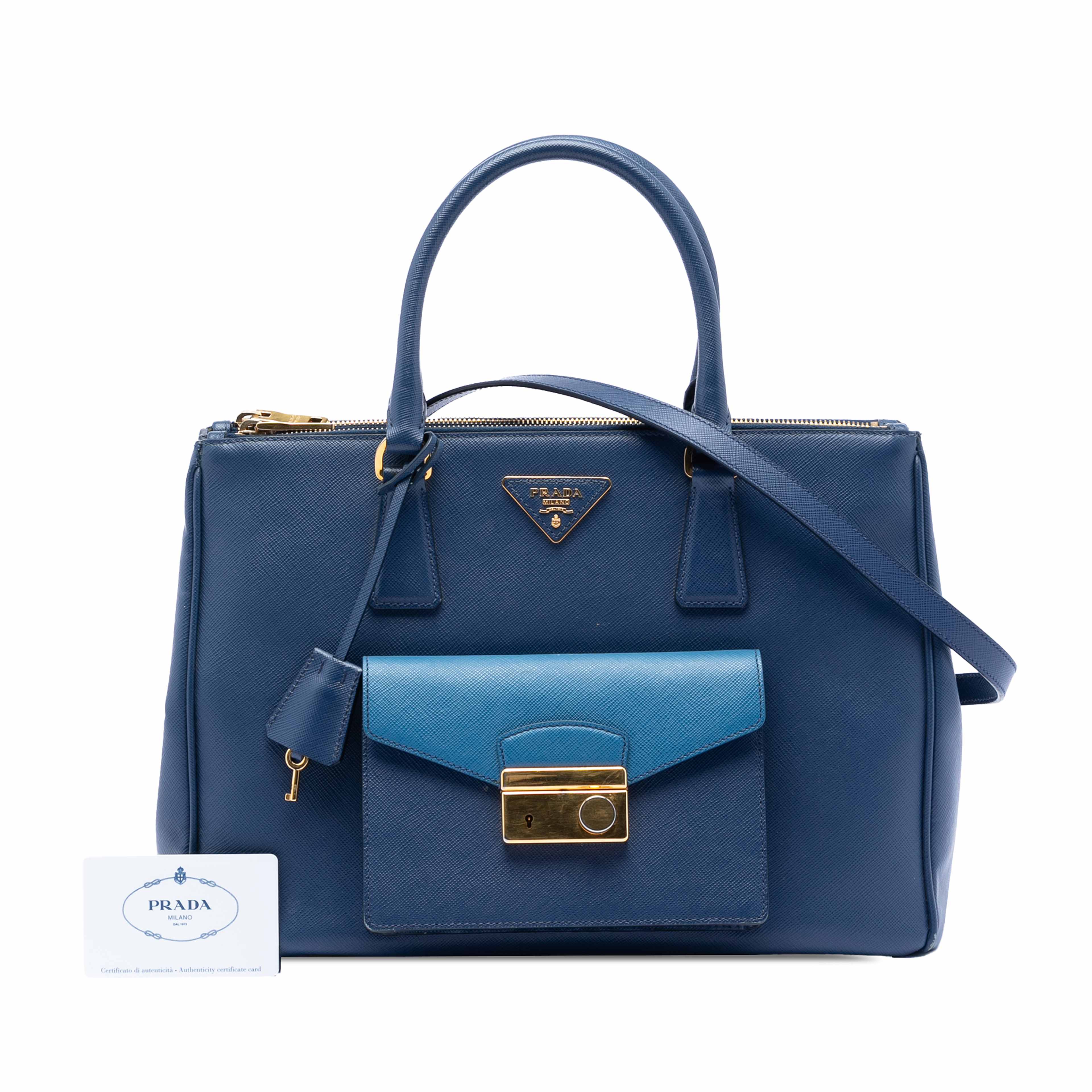 Prada Saffiano Lux Galleria Double Zip Front Pocket Satchel, från Luxclusif, i färgen blå. Klicka för att öppna bilden i stort format