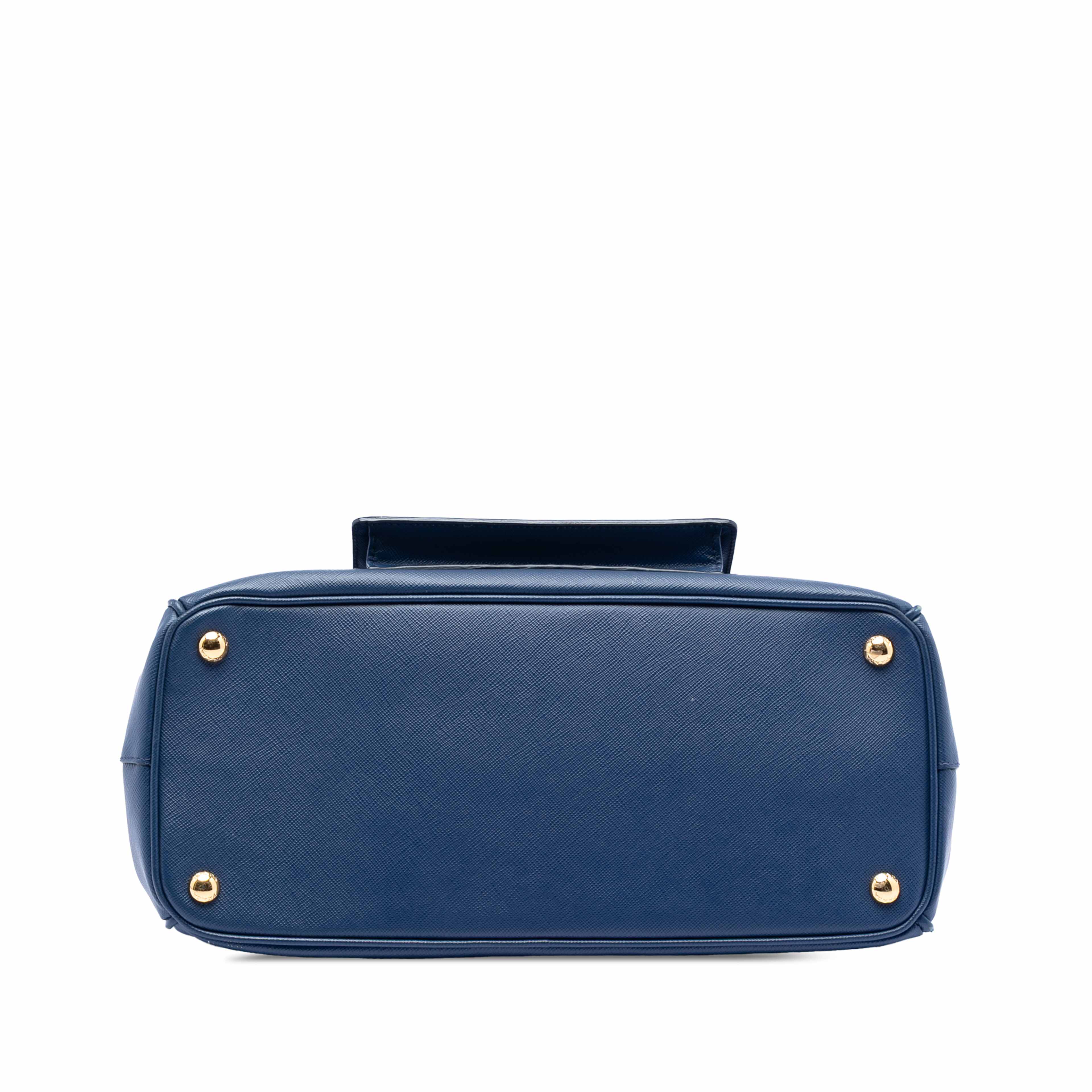 Prada Saffiano Lux Galleria Double Zip Front Pocket Satchel, från Luxclusif, i färgen blå. Klicka för att öppna bilden i stort format