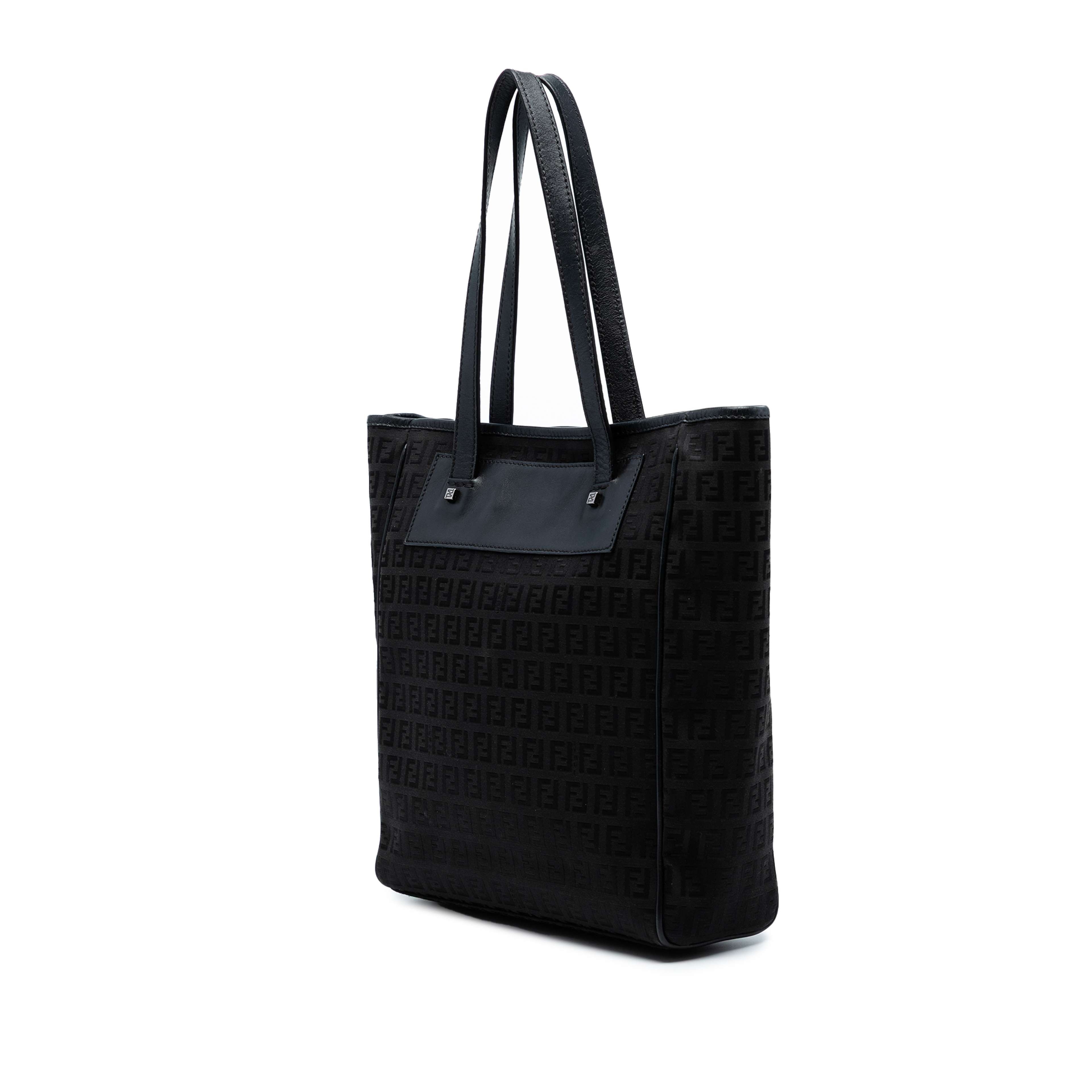 Fendi Zucchino Canvas Tote, från Luxclusif, i färgen brun. Klicka för att öppna bilden i stort format