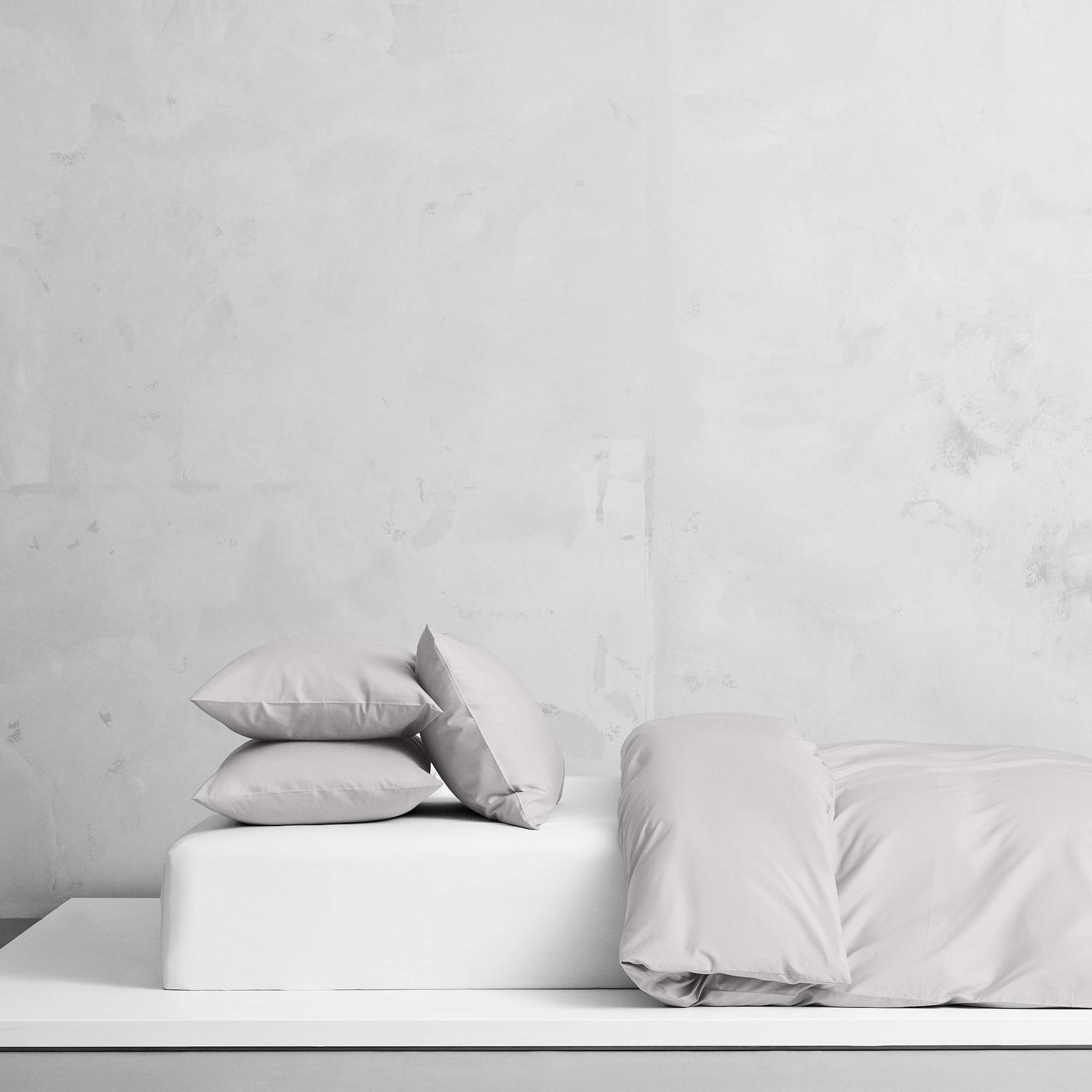 Naked Påslakan, från Ogland, i färgen mist grey. Klicka för att öppna bilden i stort format