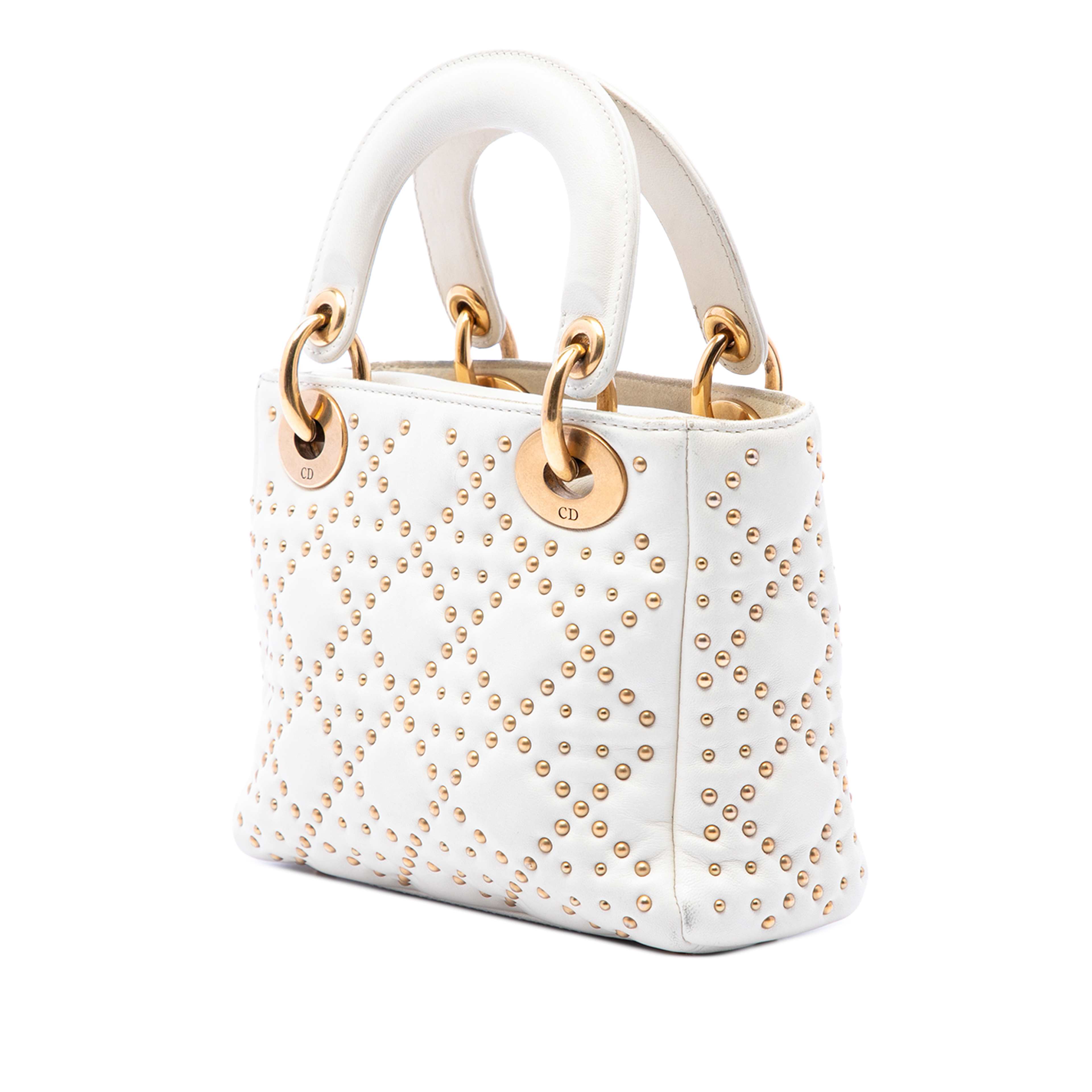 Dior Mini Lambskin Cannage Studded Supple Lady Dior, från Luxclusif, i färgen white. Klicka för att öppna bilden i stort format