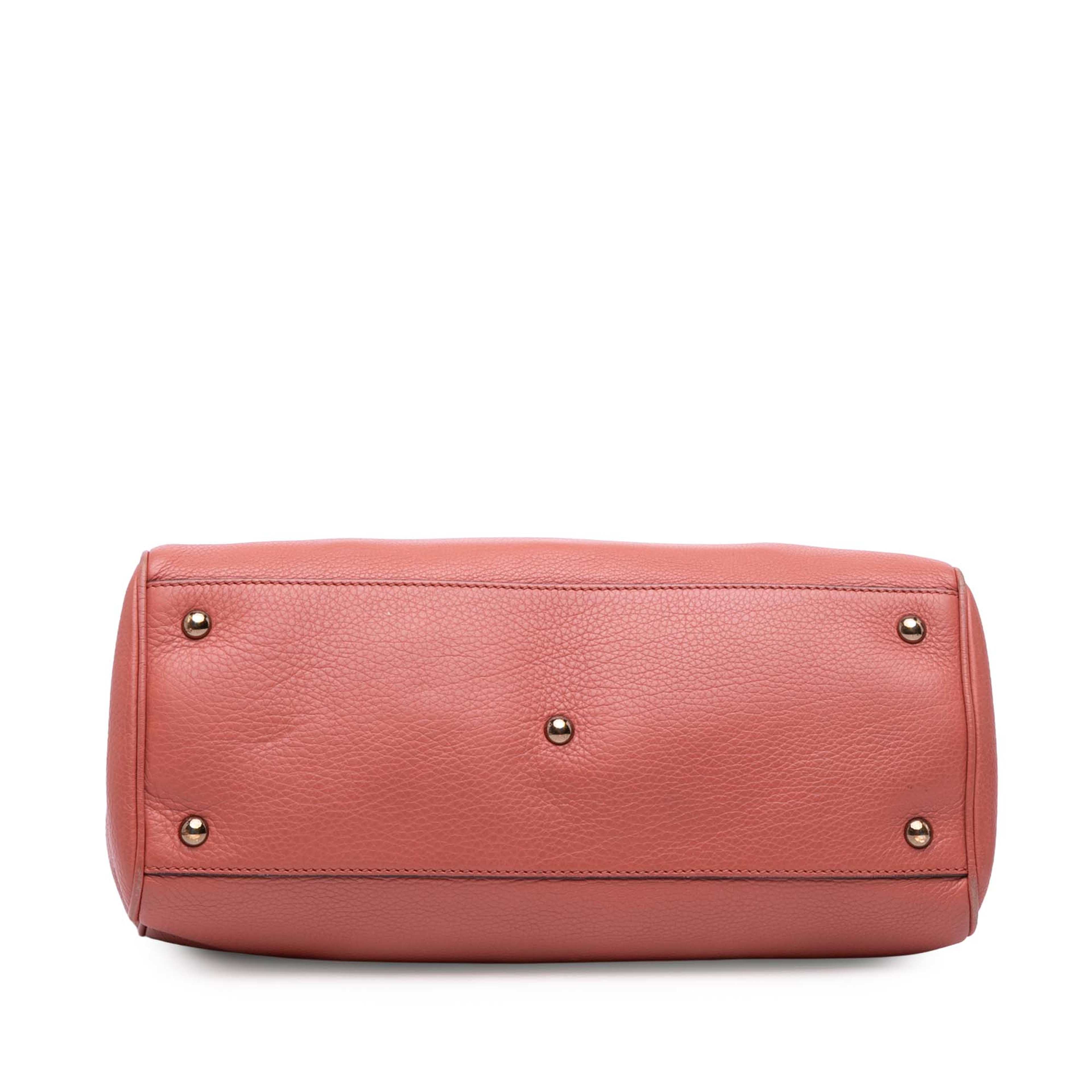 Gucci Medium Calfskin Bamboo Shopper Satchel, från Luxclusif, i färgen rosa. Klicka för att öppna bilden i stort format