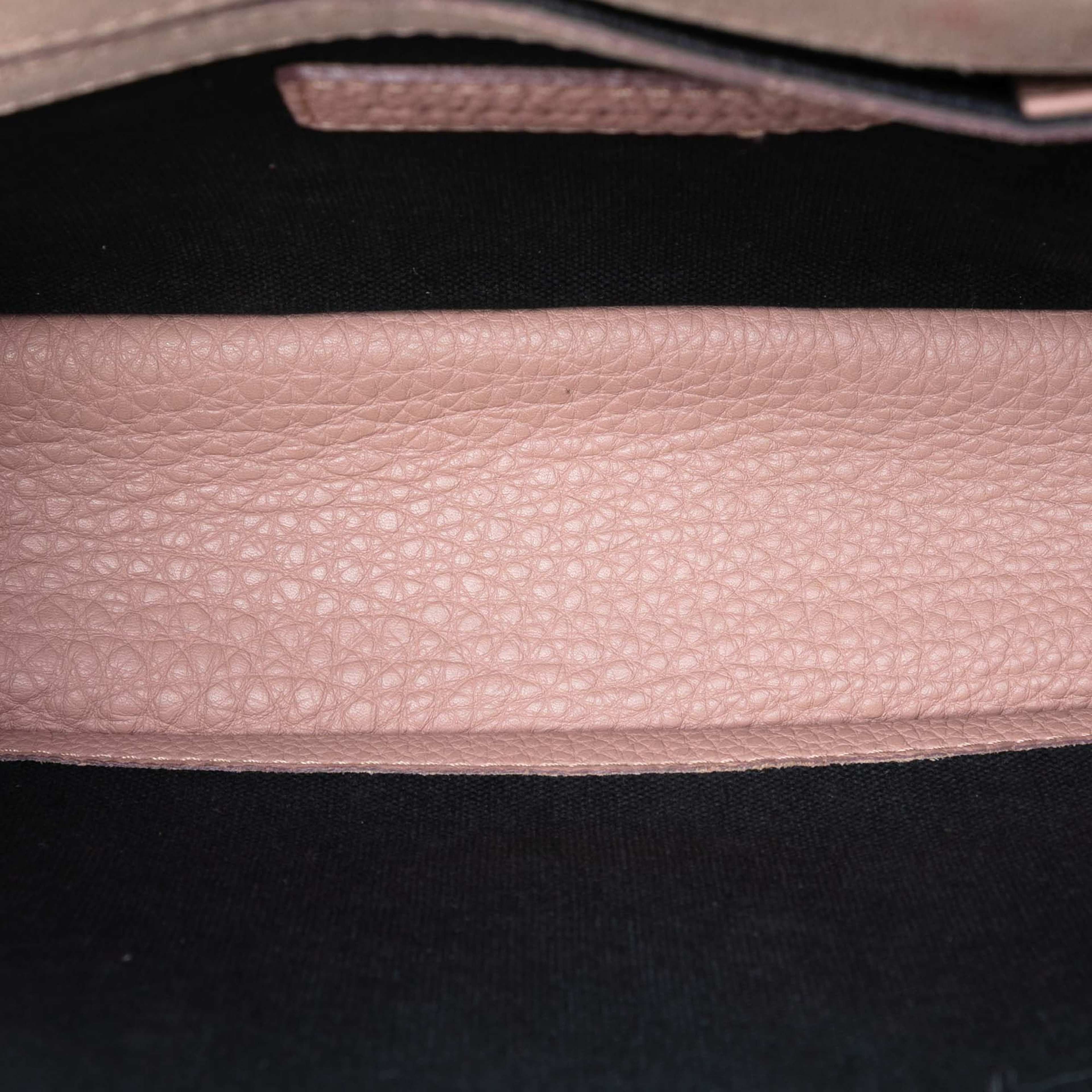 Burberry Small Leather And House Check Canvas Derby Macken Crossbody, från Luxclusif, i färgen pink. Klicka för att öppna bilden i stort format