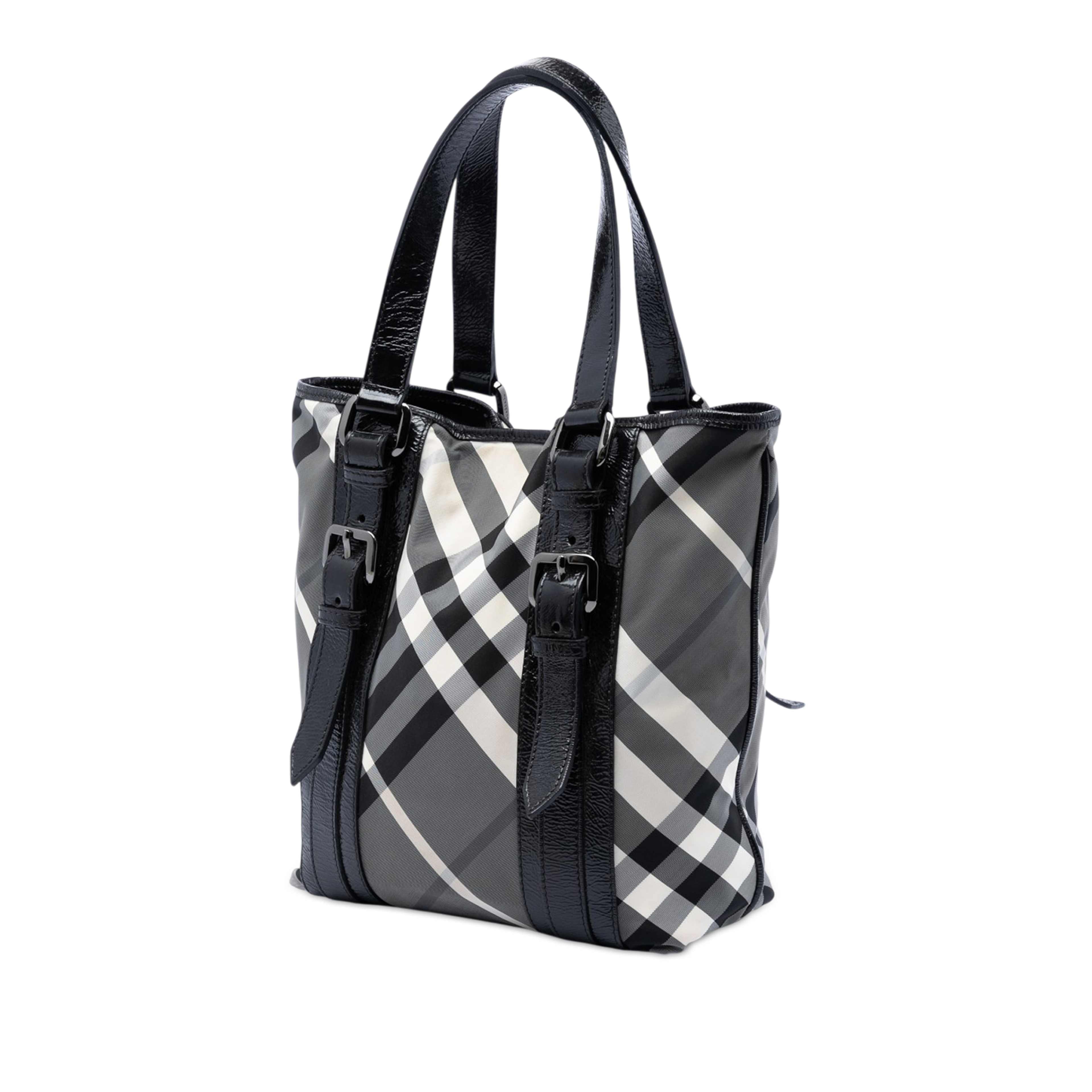 Burberry Small Beat Check Nylon Victoria Tote, från Luxclusif, i färgen grå. Klicka för att öppna bilden i stort format