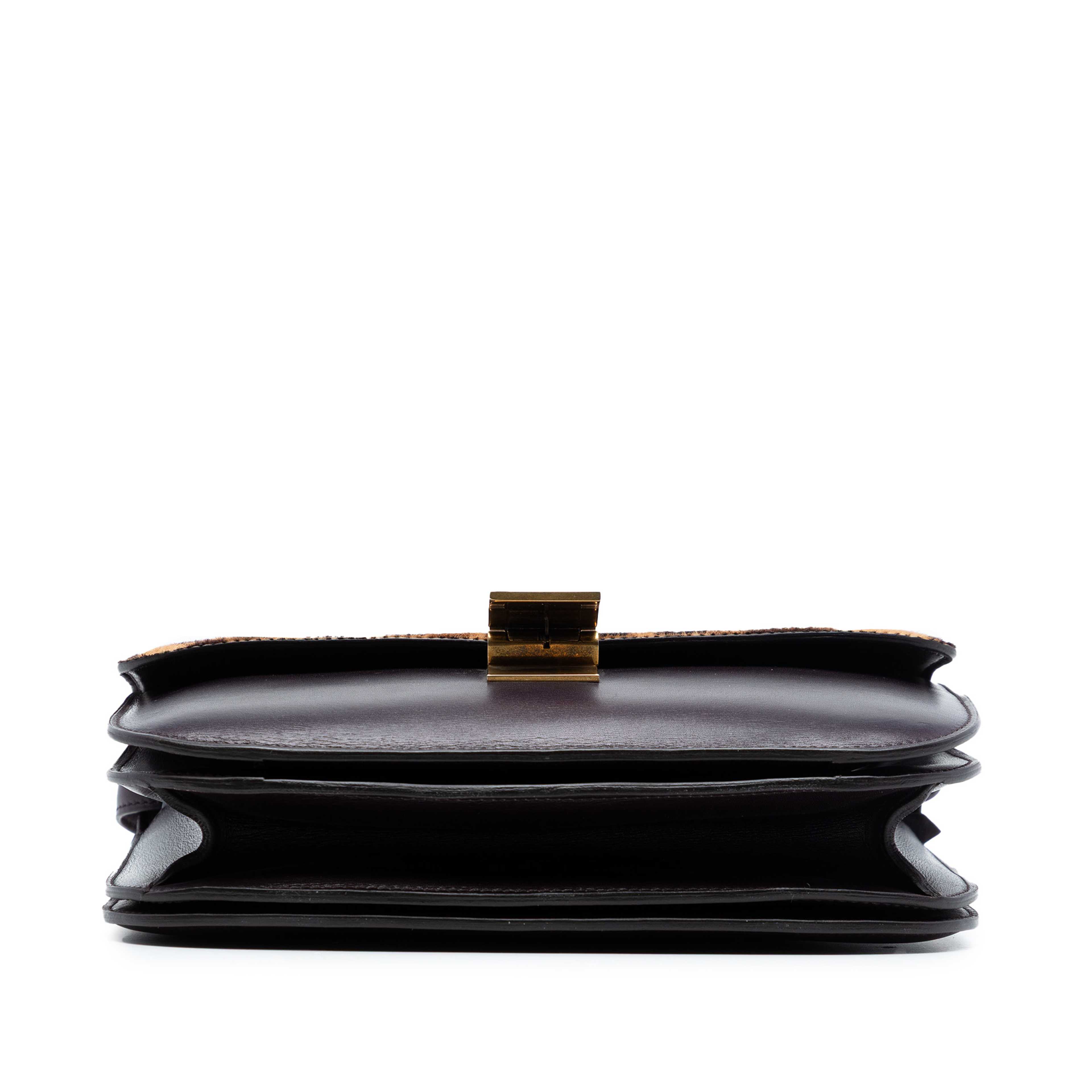 Celine Medium Calfskin And Leopard Print Pony Hair Classic Box, från Luxclusif, i färgen dark brown. Klicka för att öppna bilden i stort format