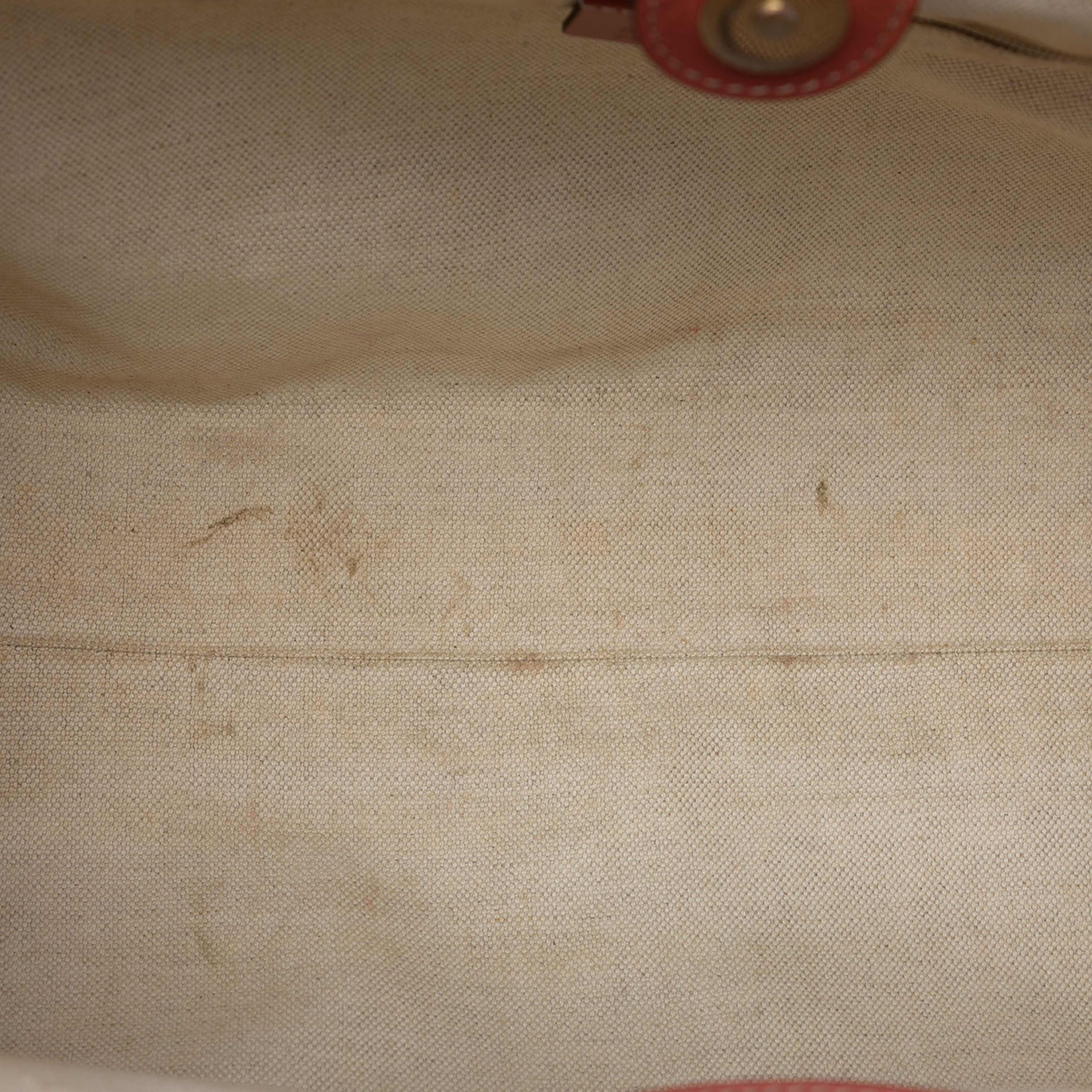 Gucci Medium Diamante Canvas Sukey Tote, från Luxclusif, i färgen beige. Klicka för att öppna bilden i stort format