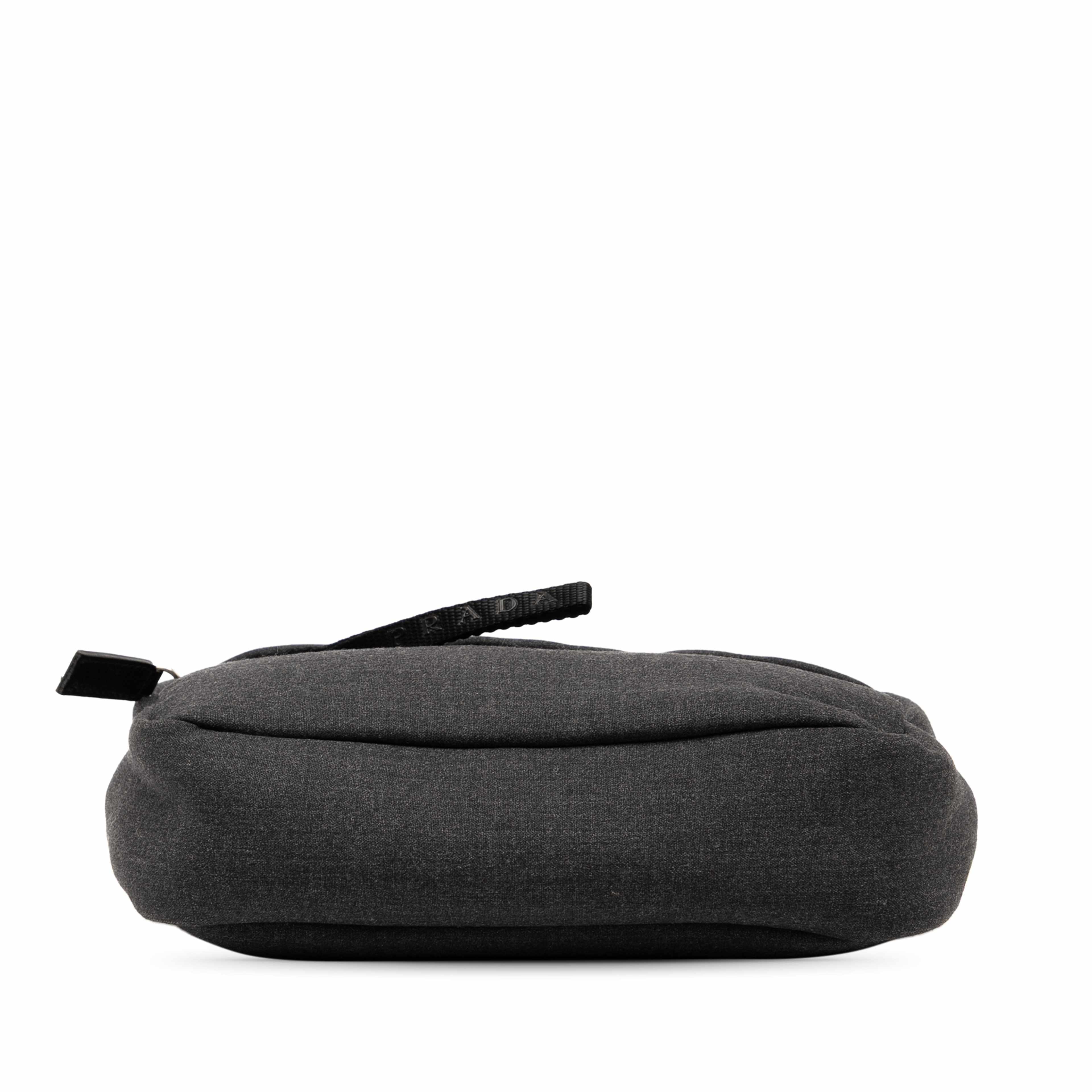 Prada Polyester Pouch, från Luxclusif, i färgen charcoal. Klicka för att öppna bilden i stort format