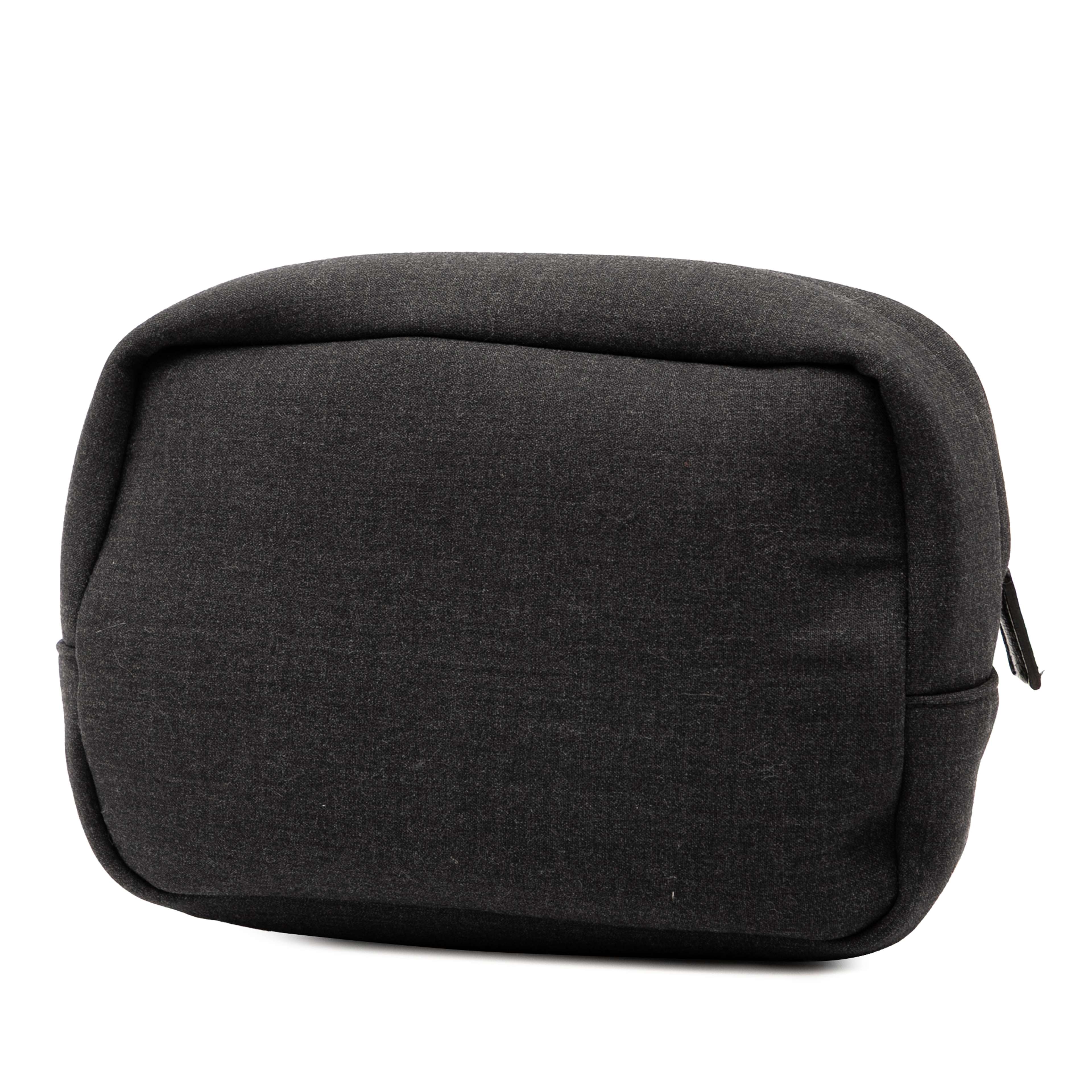 Prada Polyester Pouch, från Luxclusif, i färgen charcoal. Klicka för att öppna bilden i stort format
