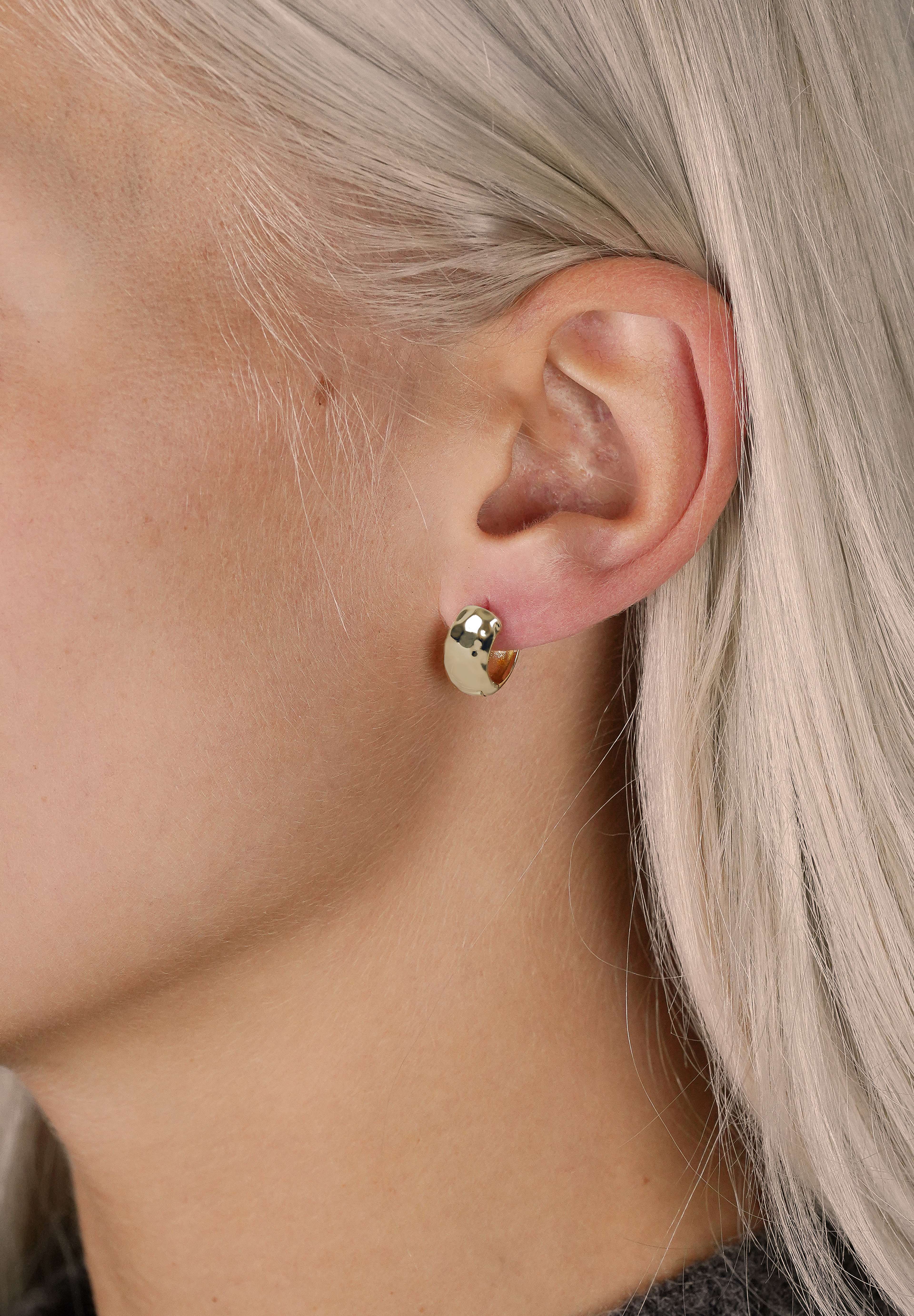 Union Nine Hammered Ring Ear 12mm, från SNÖ of Sweden, i färgen plain g. Klicka för att öppna bilden i stort format