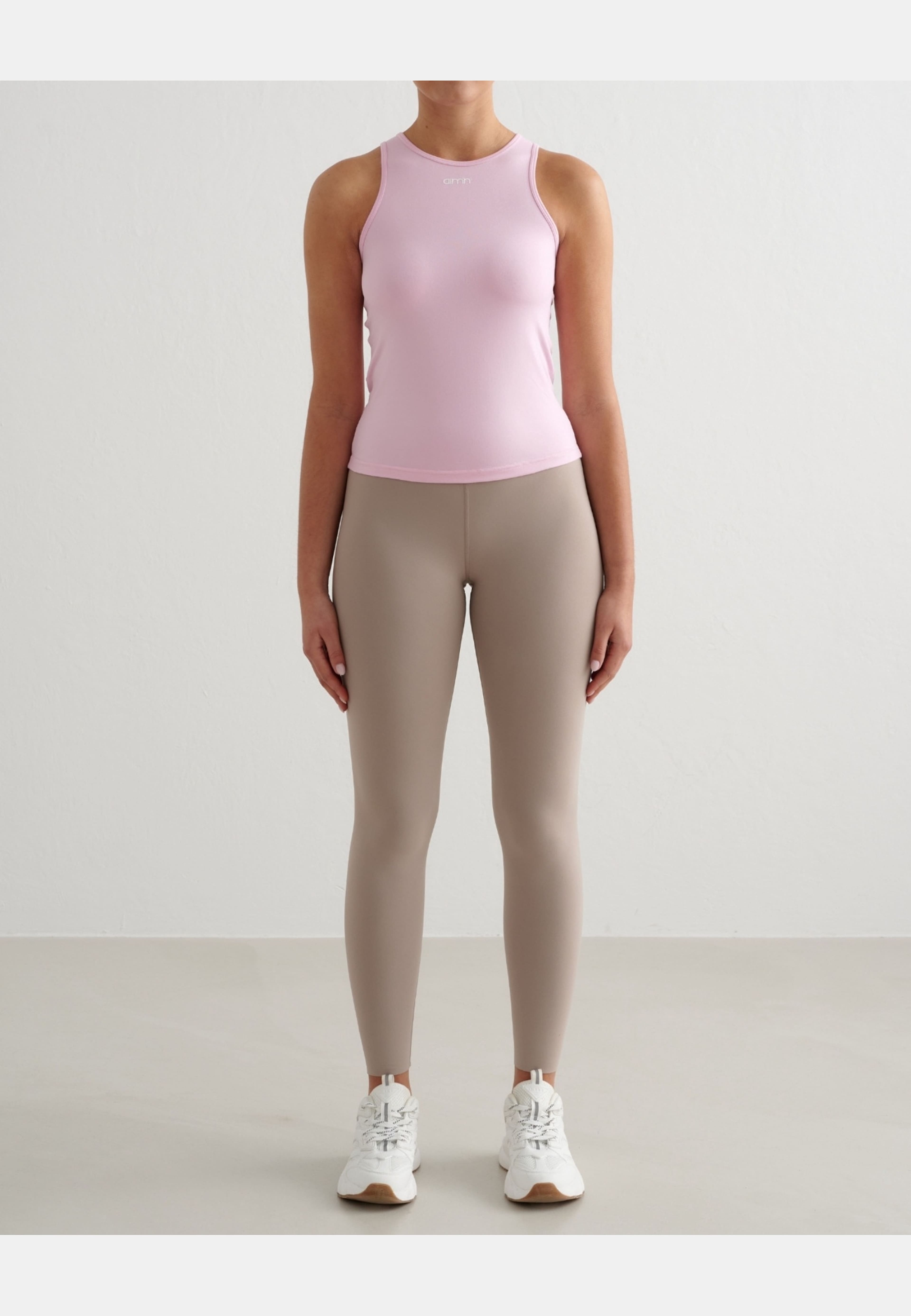 Soft Basic Singlet, från aim'n, i färgen cotton candy. Klicka för att öppna bilden i stort format