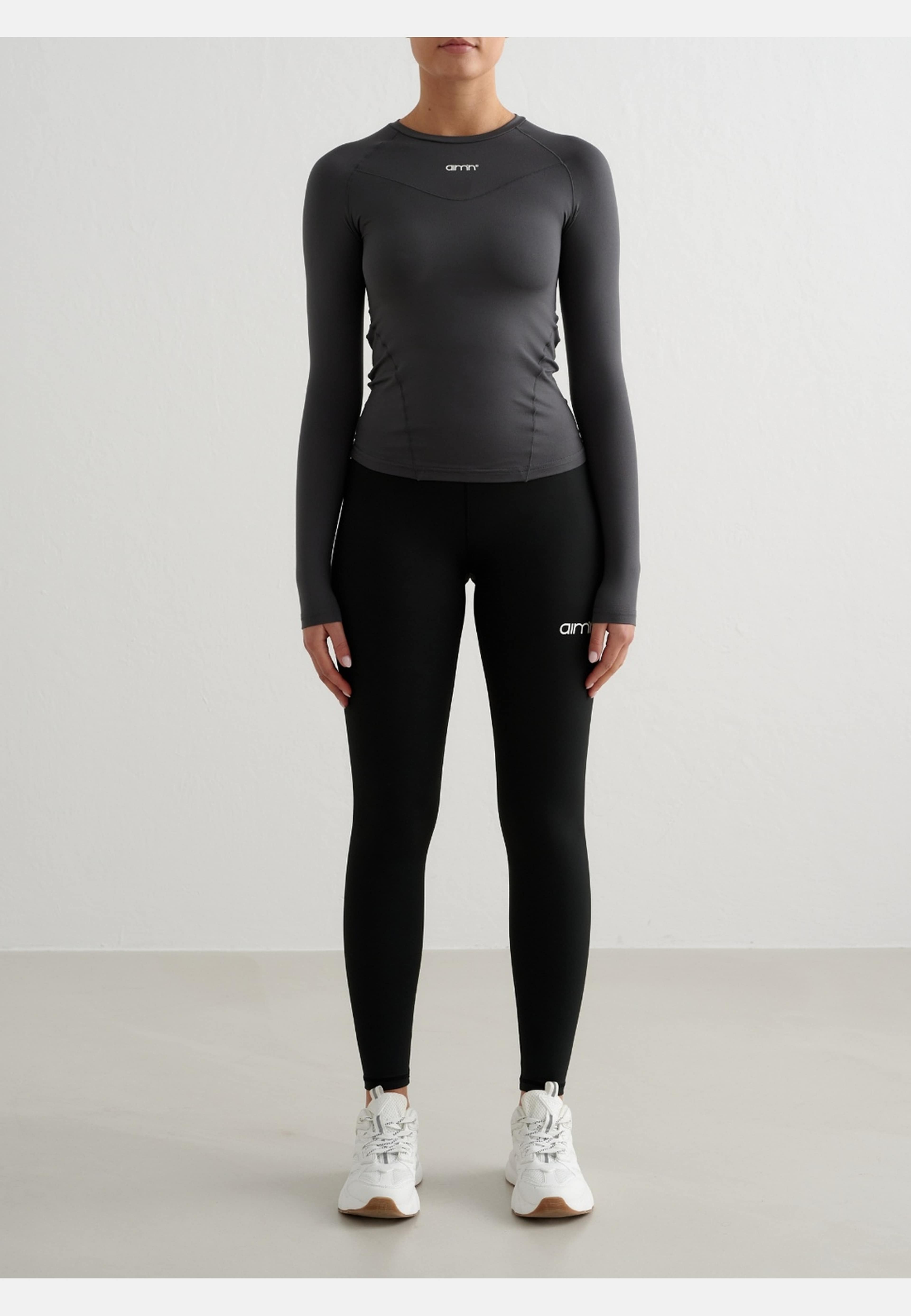 Soft Basic Long Sleeve, från aim'n, i färgen shadow grey. Klicka för att öppna bilden i stort format