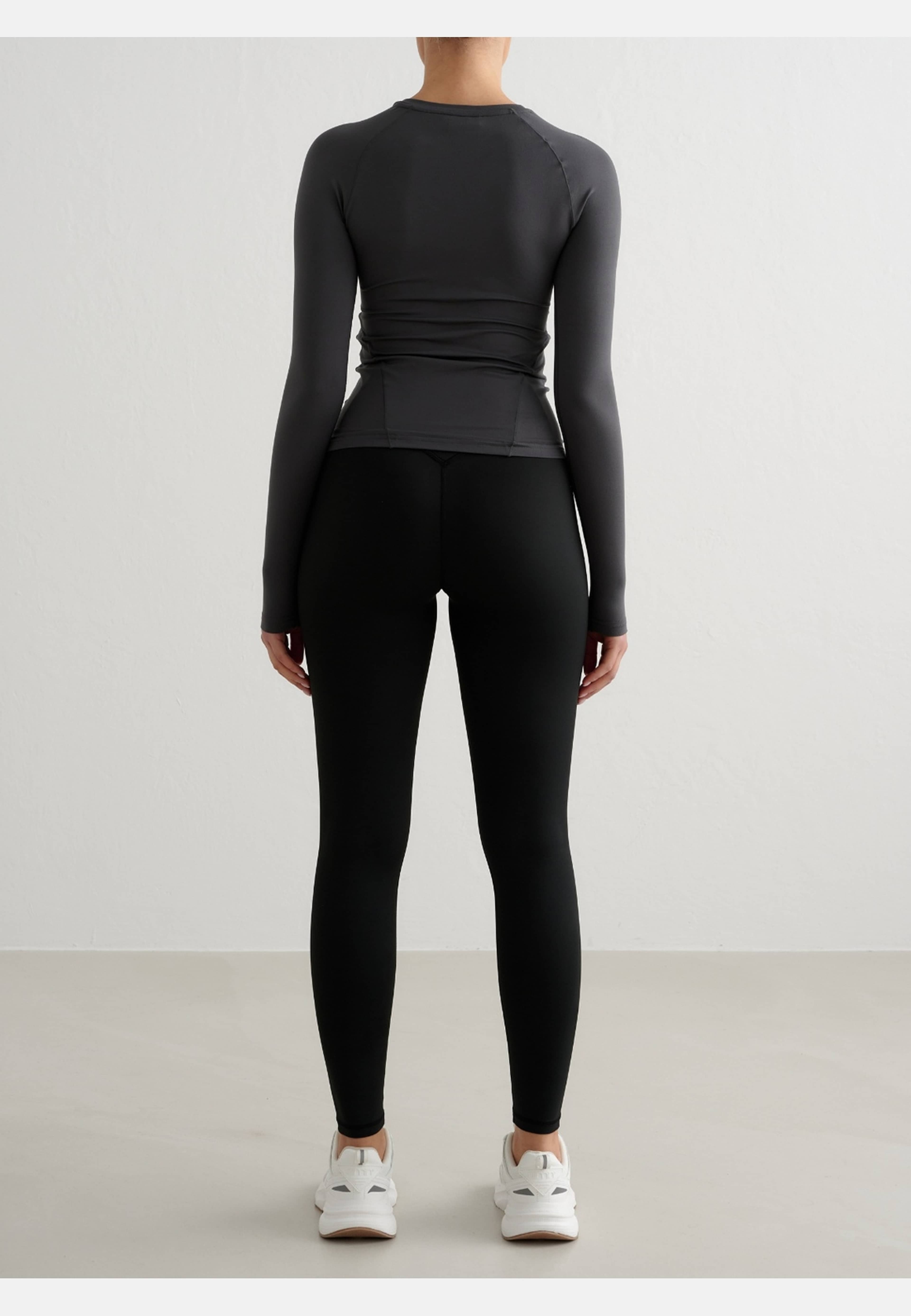 Soft Basic Long Sleeve, från aim'n, i färgen shadow grey. Klicka för att öppna bilden i stort format