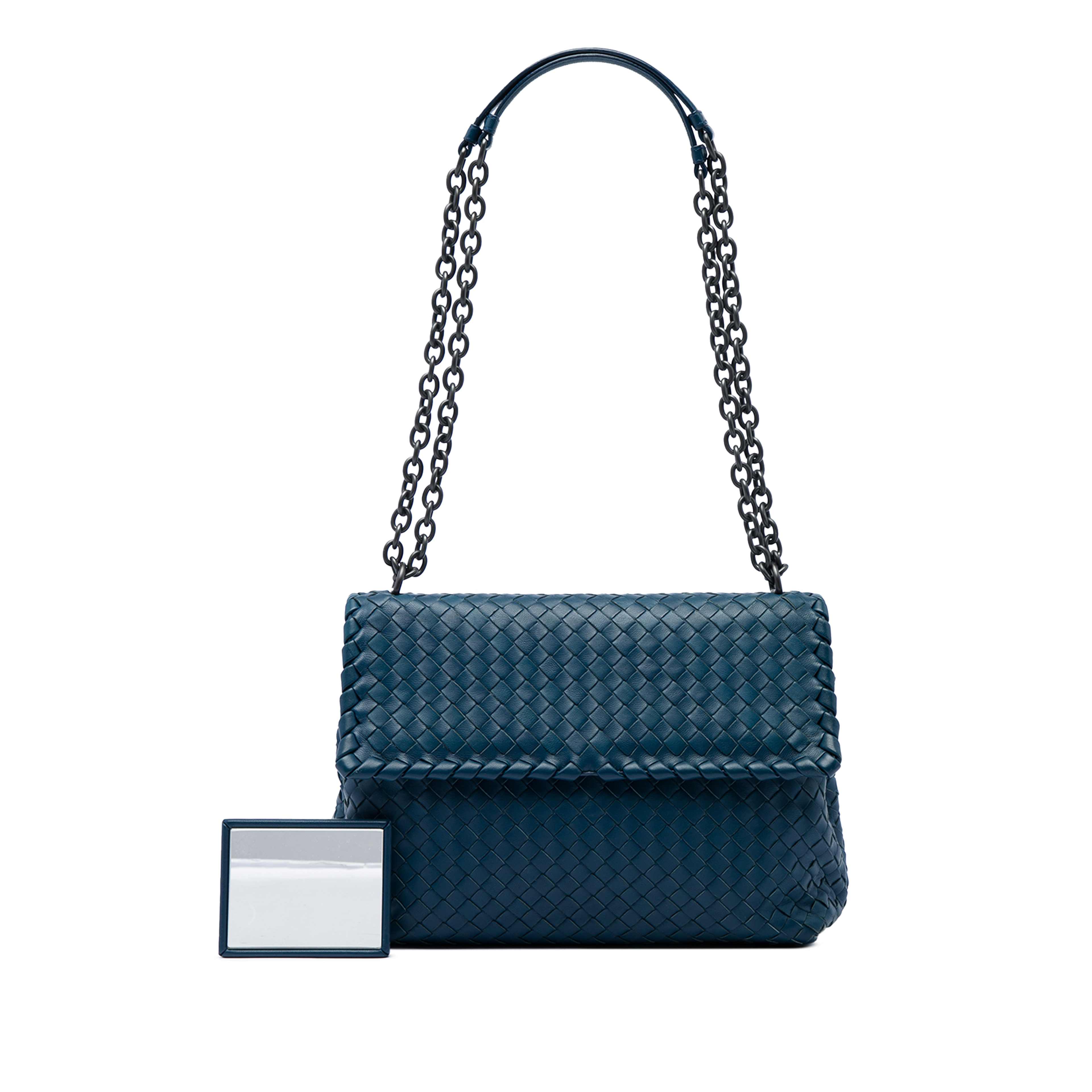 Bottega Veneta Medium Nappa Intrecciato Olimpia Shoulder Bag, från Luxclusif, i färgen blå. Klicka för att öppna bilden i stort format