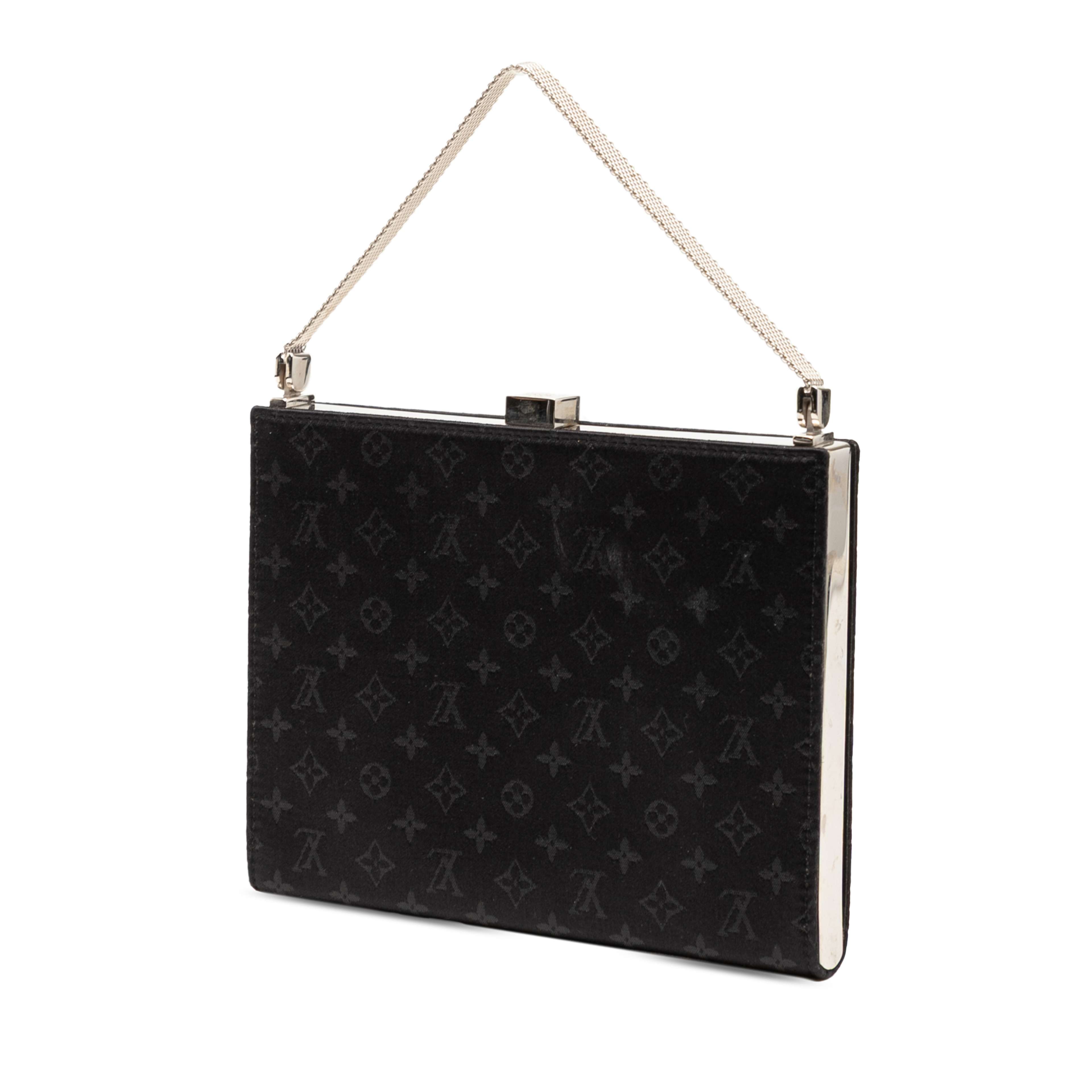 Louis Vuitton Monogram Satin Ange Pm, från Luxclusif, i färgen black. Klicka för att öppna bilden i stort format