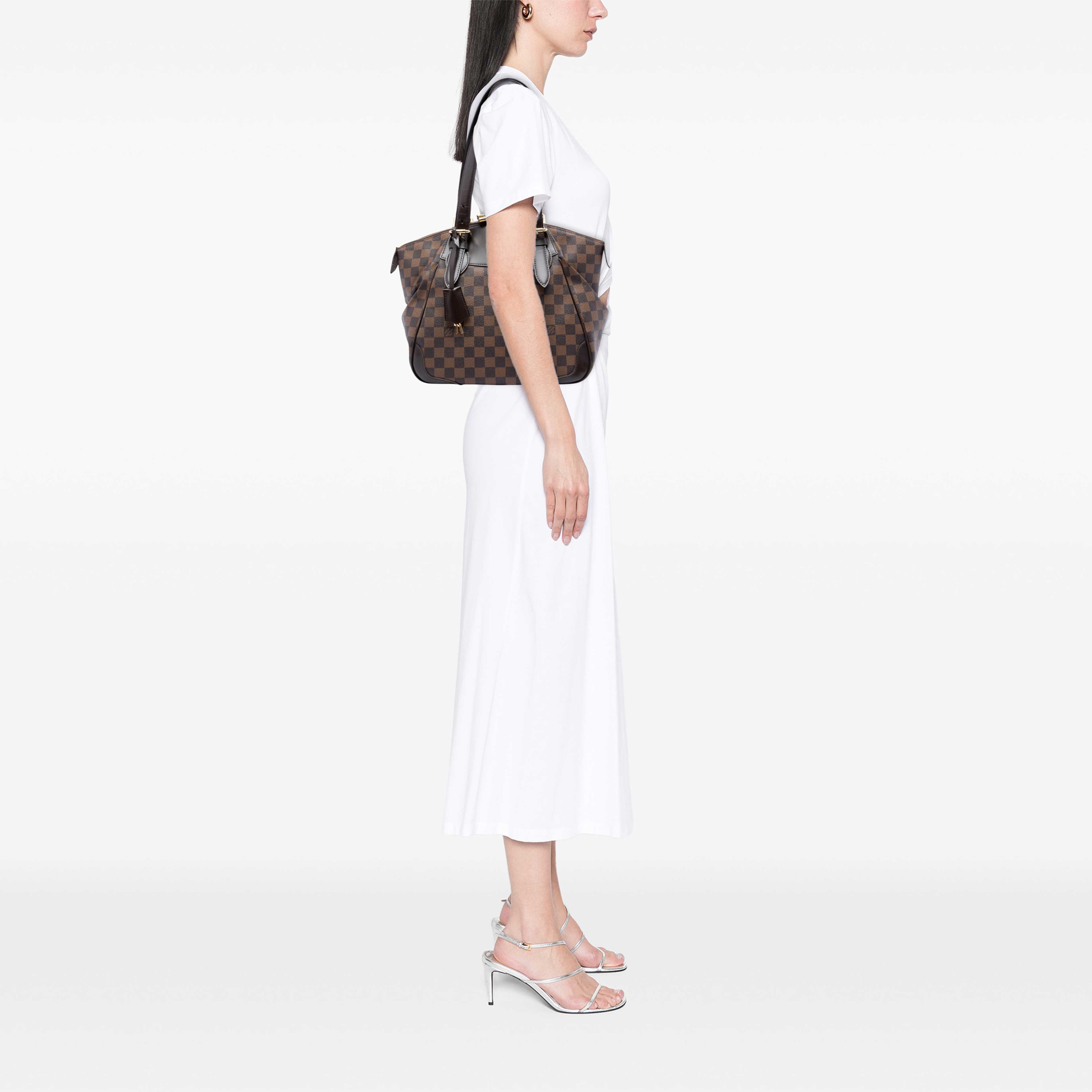 Louis Vuitton Damier Ebene Verona Mm, från Luxclusif, i färgen brun. Klicka för att öppna bilden i stort format