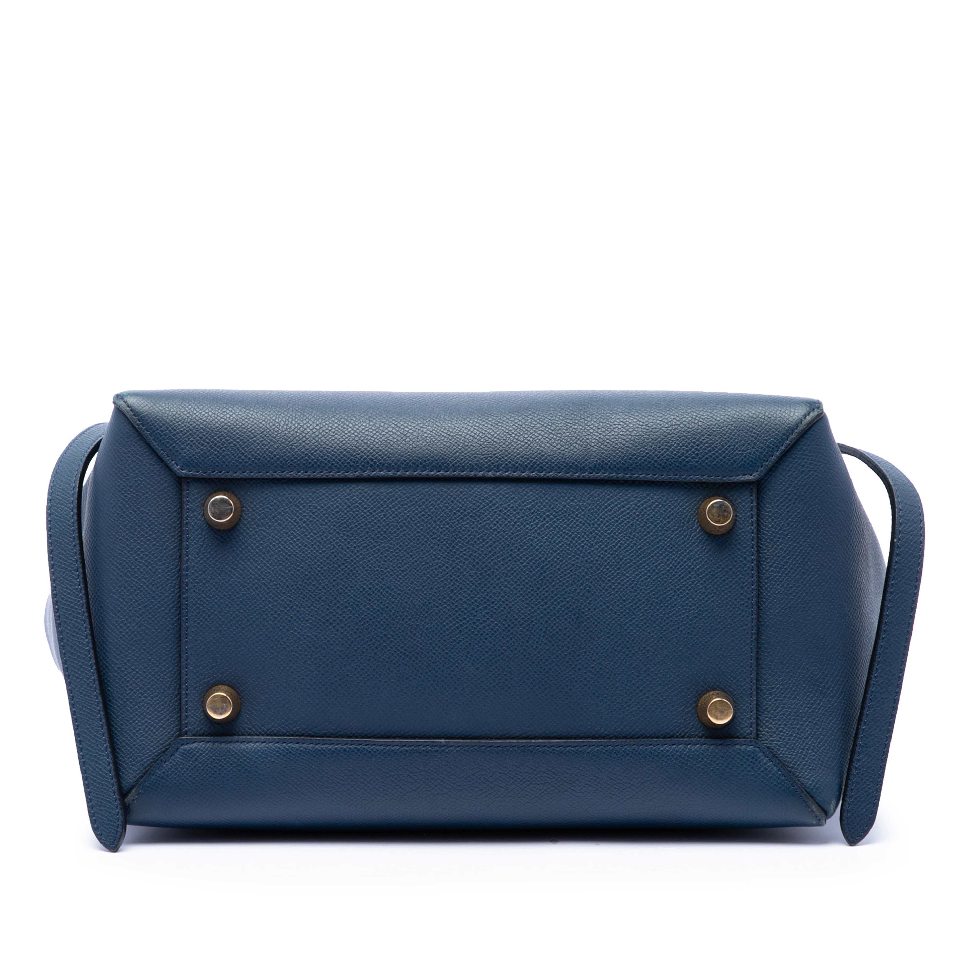 Celine Mini Grained Calfskin Belt Bag, från Luxclusif, i färgen blå. Klicka för att öppna bilden i stort format