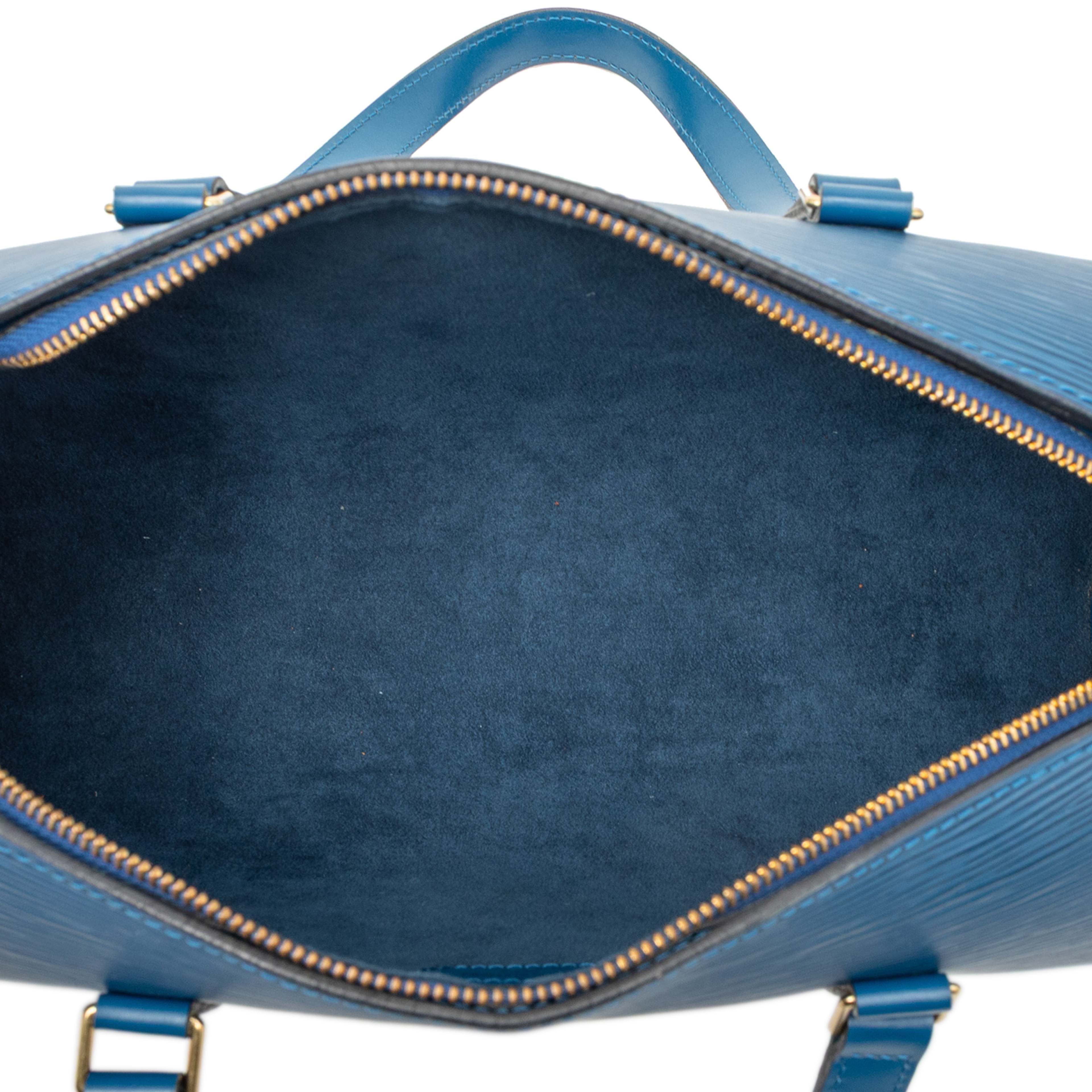 Louis Vuitton Epi Soufflot, från Luxclusif, i färgen blue. Klicka för att öppna bilden i stort format