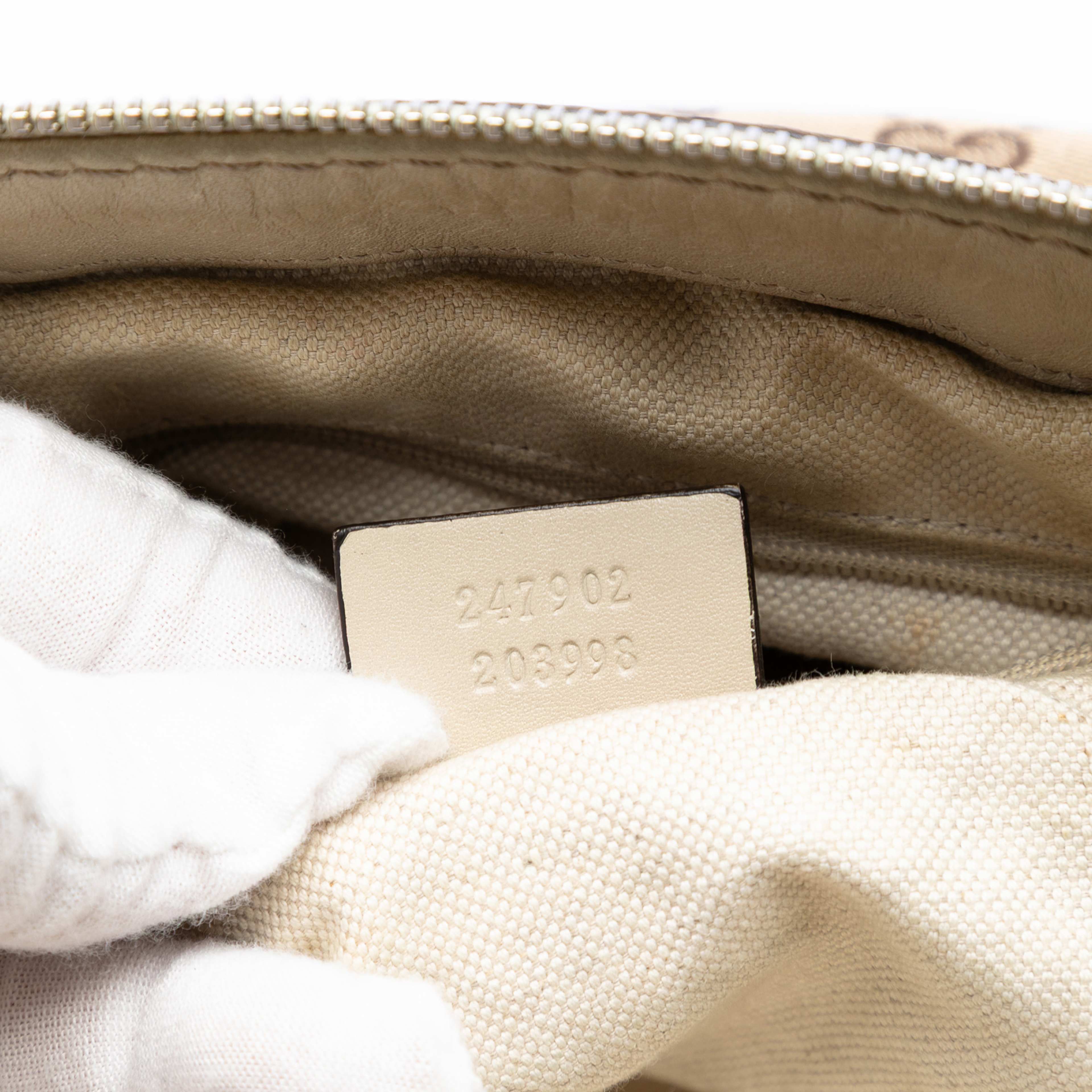 Gucci Gg Canvas Sukey Satchel, från Luxclusif, i färgen beige. Klicka för att öppna bilden i stort format
