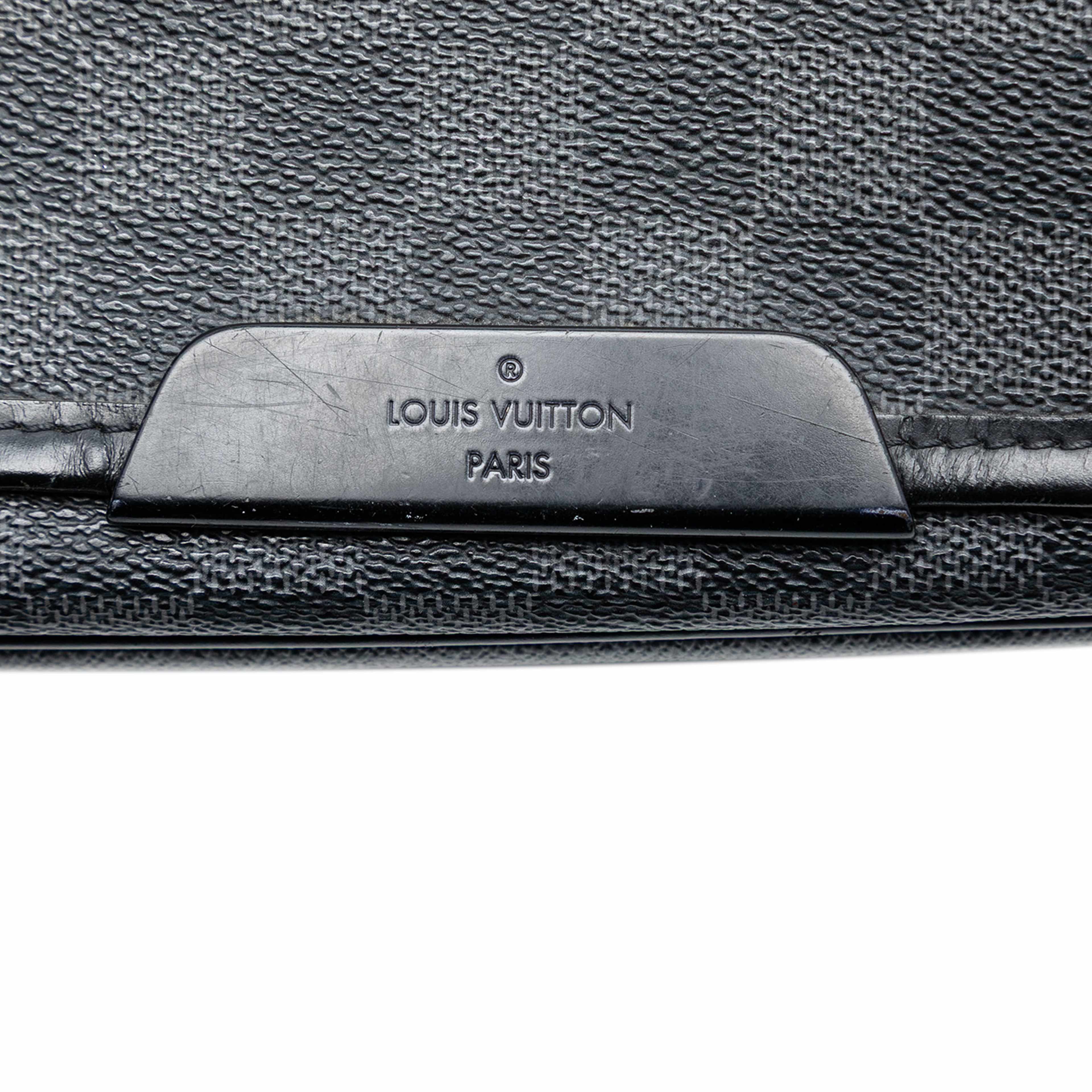 Louis Vuitton Damier Graphite Daniel Gm, från Luxclusif, i färgen black. Klicka för att öppna bilden i stort format