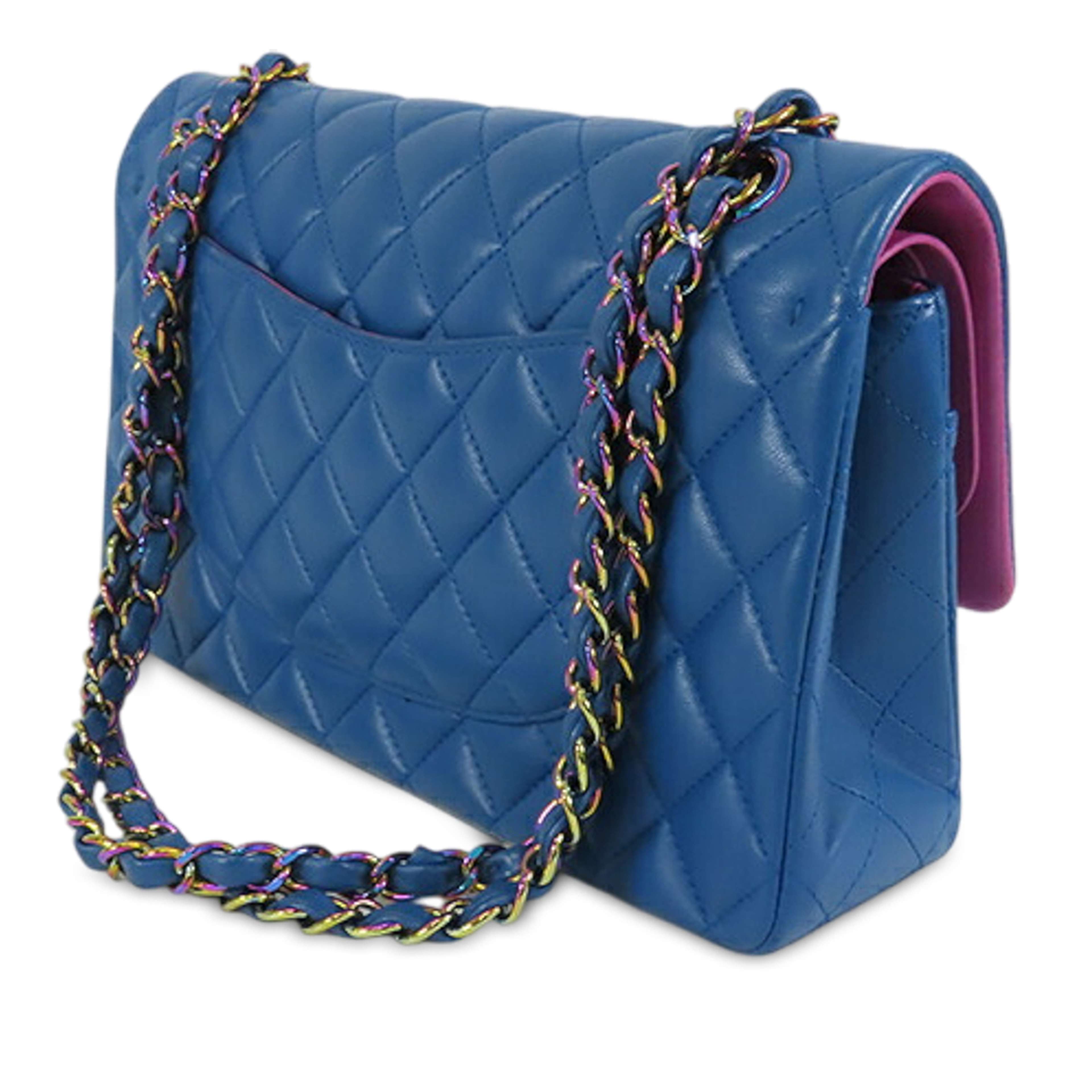 Chanel Medium Classic Lambskin Rainbow Hardware Double Flap, från Luxclusif, i färgen blå. Klicka för att öppna bilden i stort format