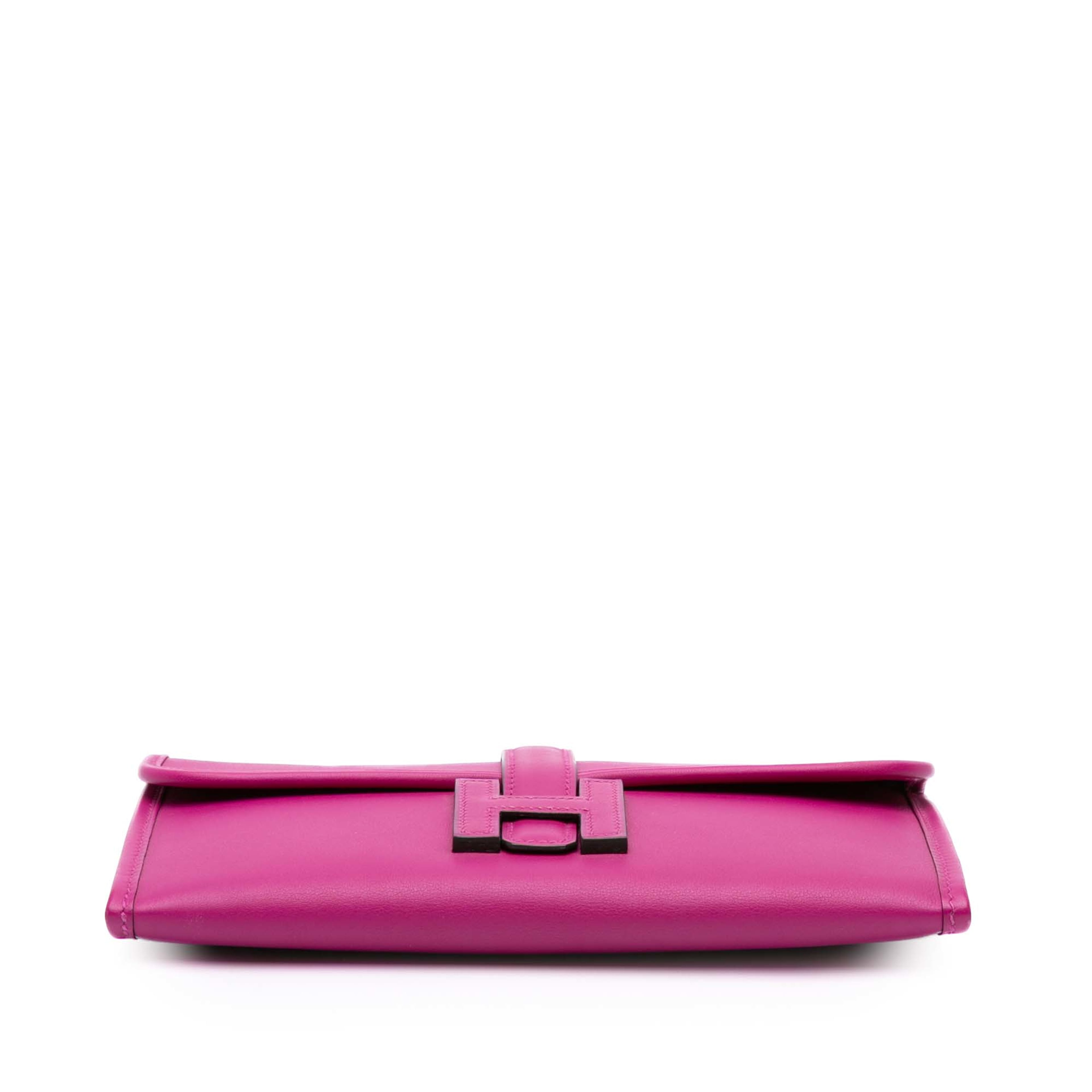 Hermès Swift Jige Duo, från Luxclusif, i färgen dark pink.