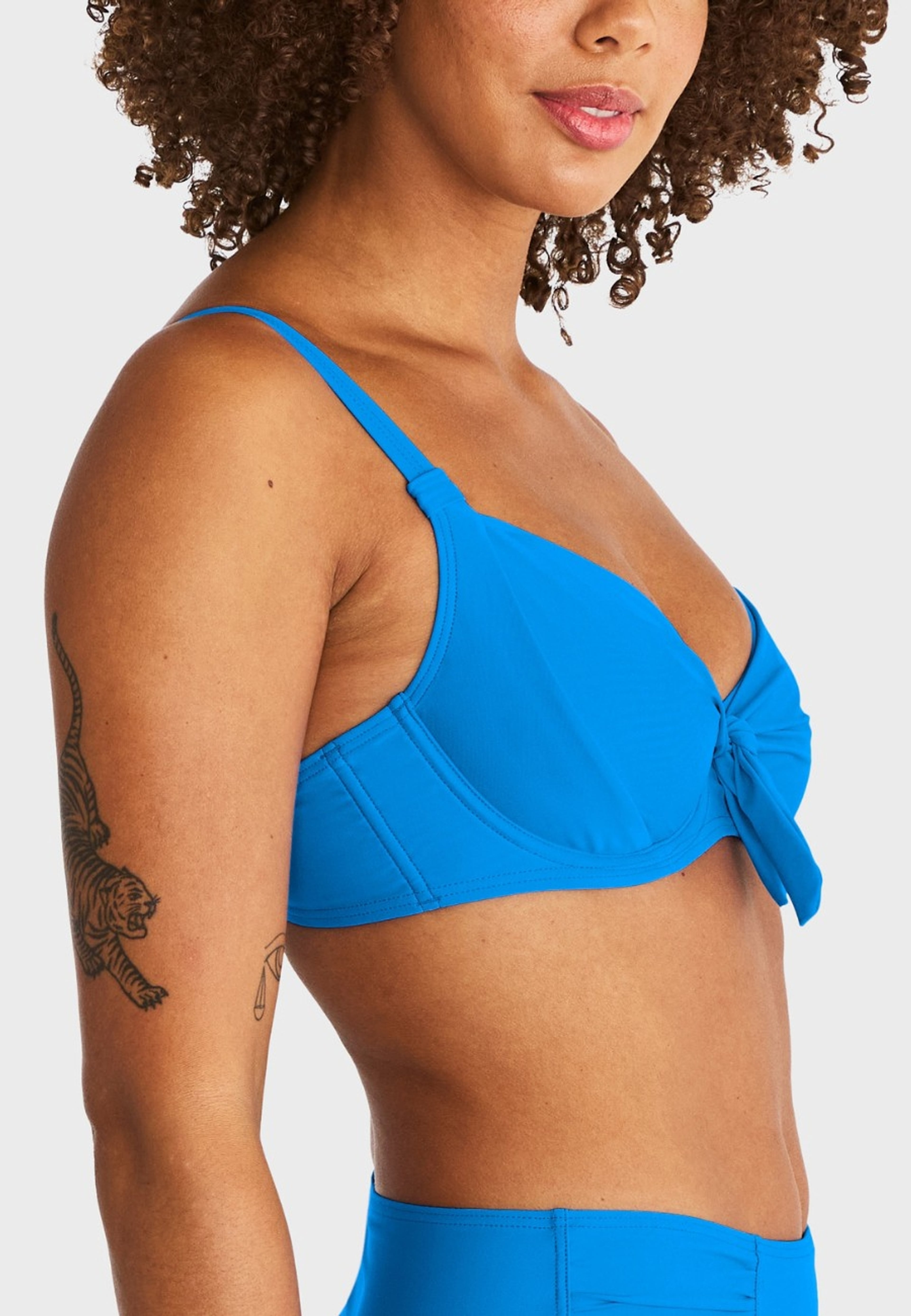 Bahamas Excellent Bikini-bh Med Bygel, från Swegmark, i färgen blå. Klicka för att öppna bilden i stort format