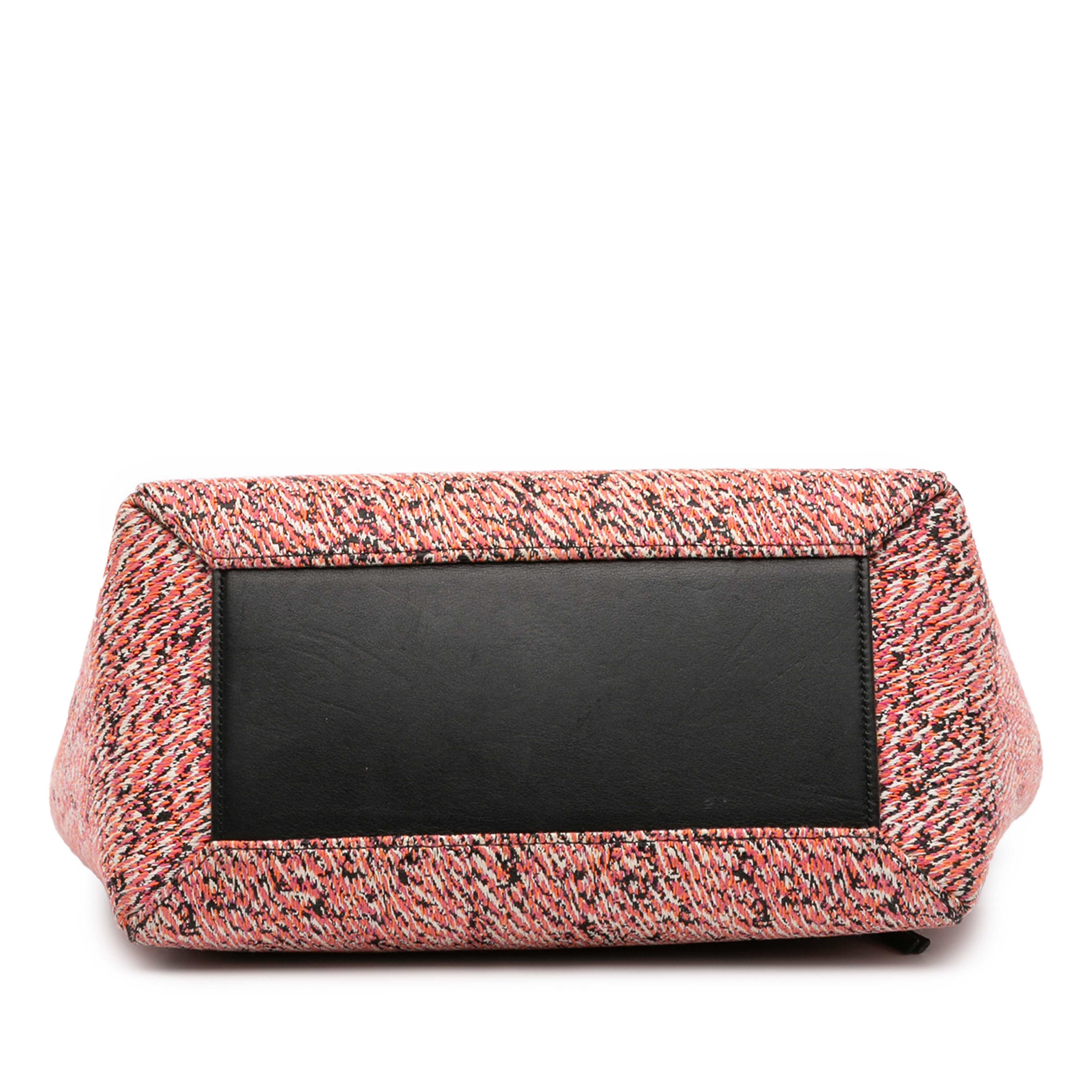 Celine Micro Tweed Belt Satchel, från Luxclusif, i färgen rosa. Klicka för att öppna bilden i stort format