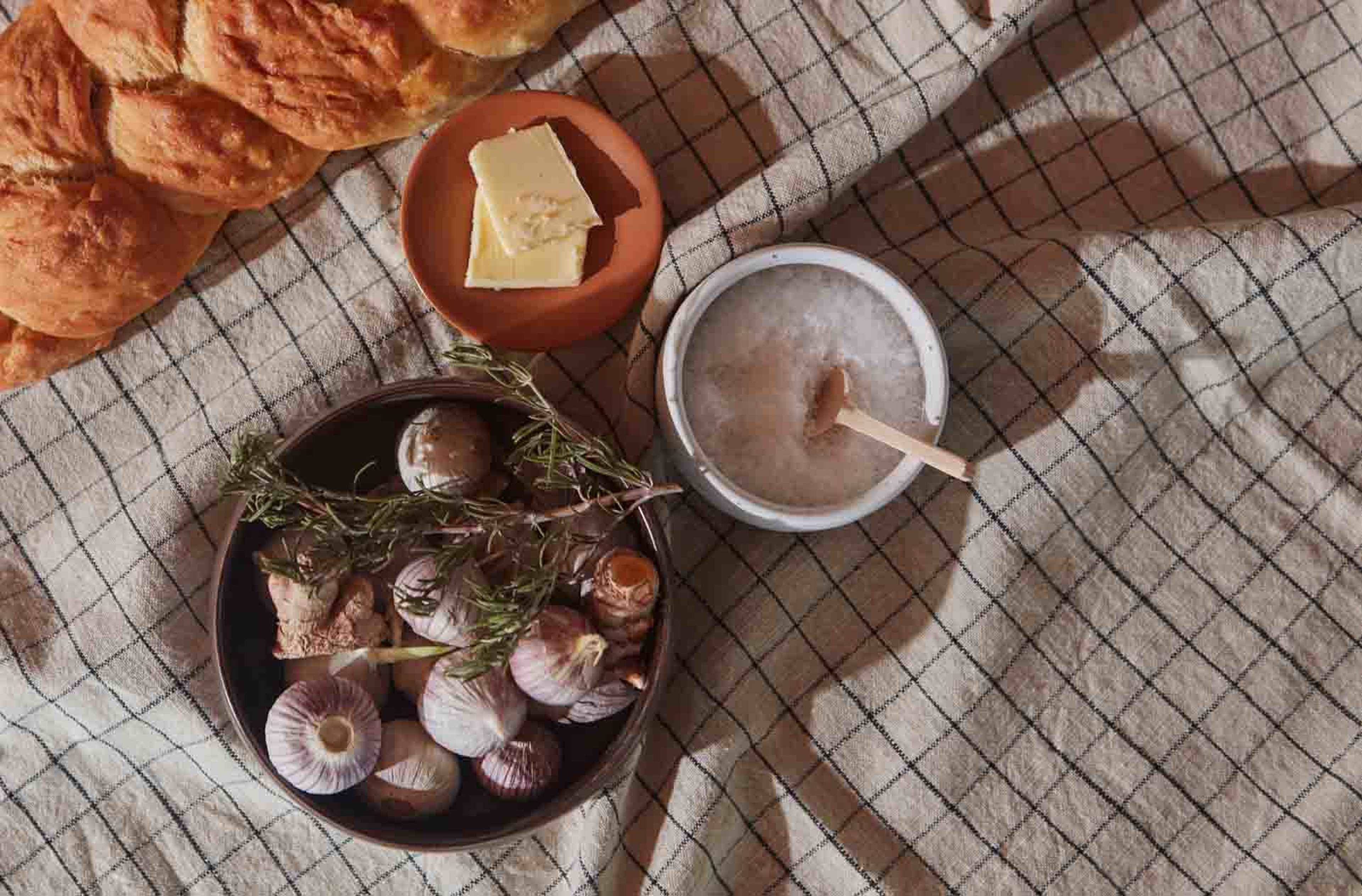 Hagi Bowl, från OYOY Living, i färgen brown. Klicka för att öppna bilden i stort format