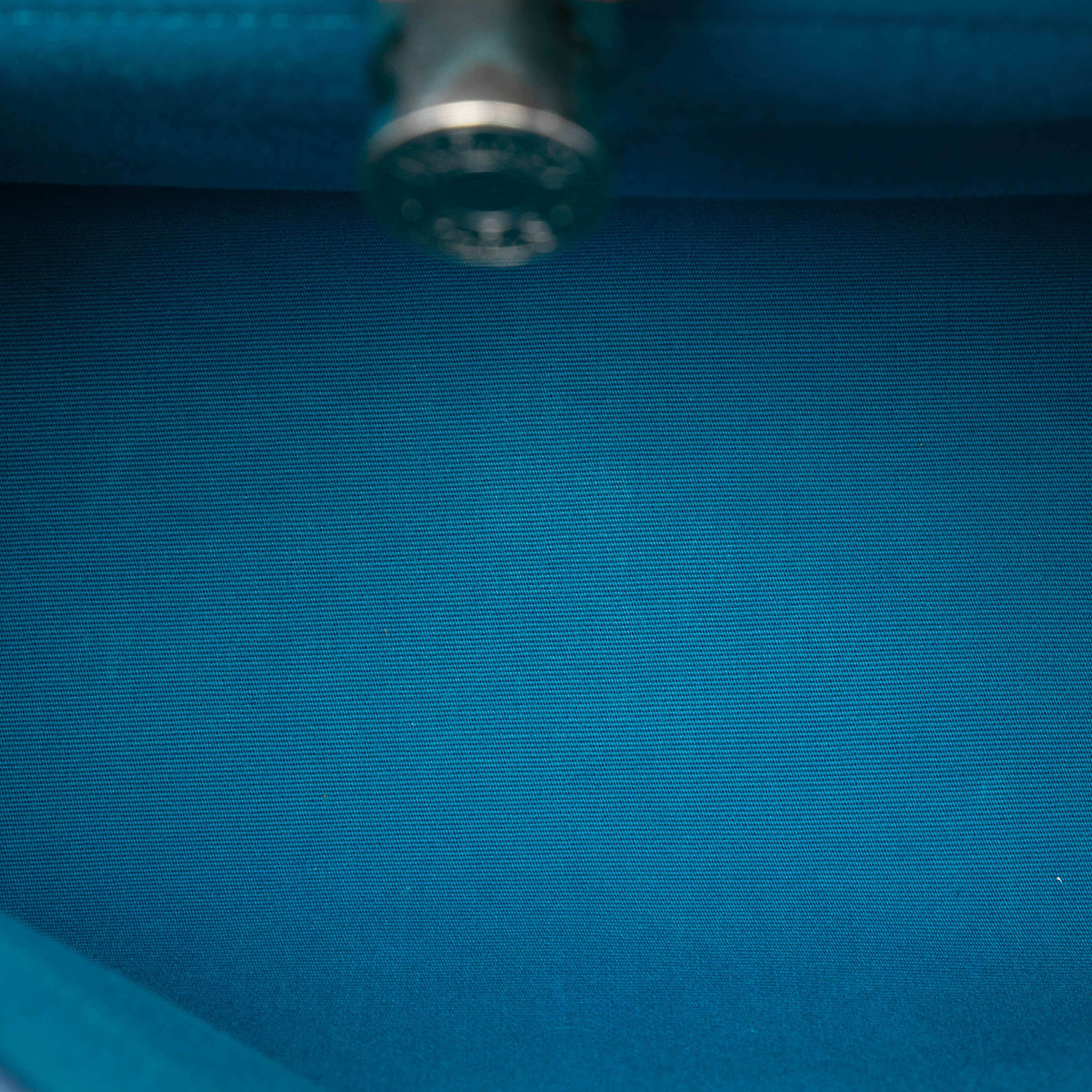 Hermès Toile Herbag Zip 31, från Luxclusif, i färgen blue. Klicka för att öppna bilden i stort format