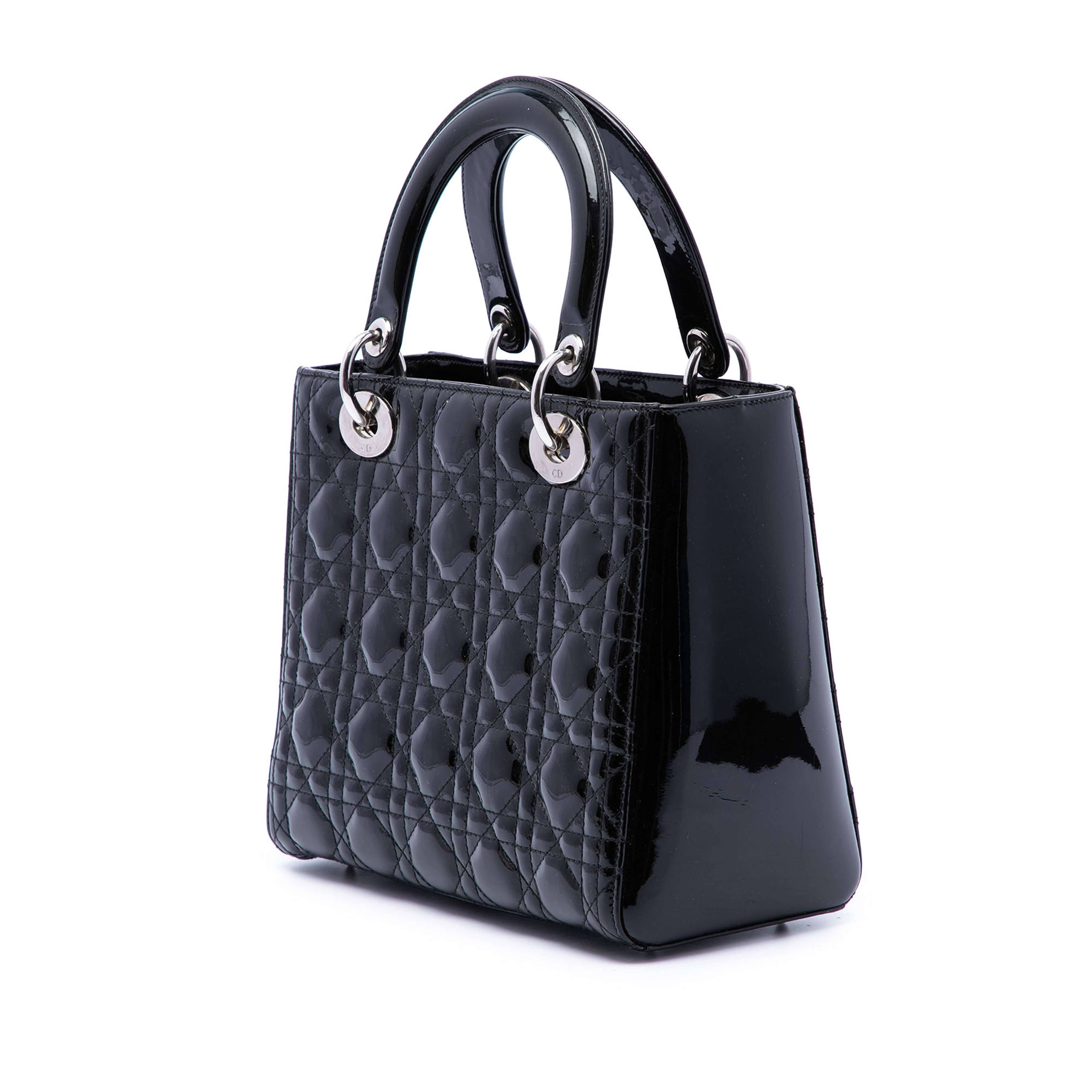 Dior Medium Patent Cannage Lady Dior, från Luxclusif, i färgen svart. Klicka för att öppna bilden i stort format