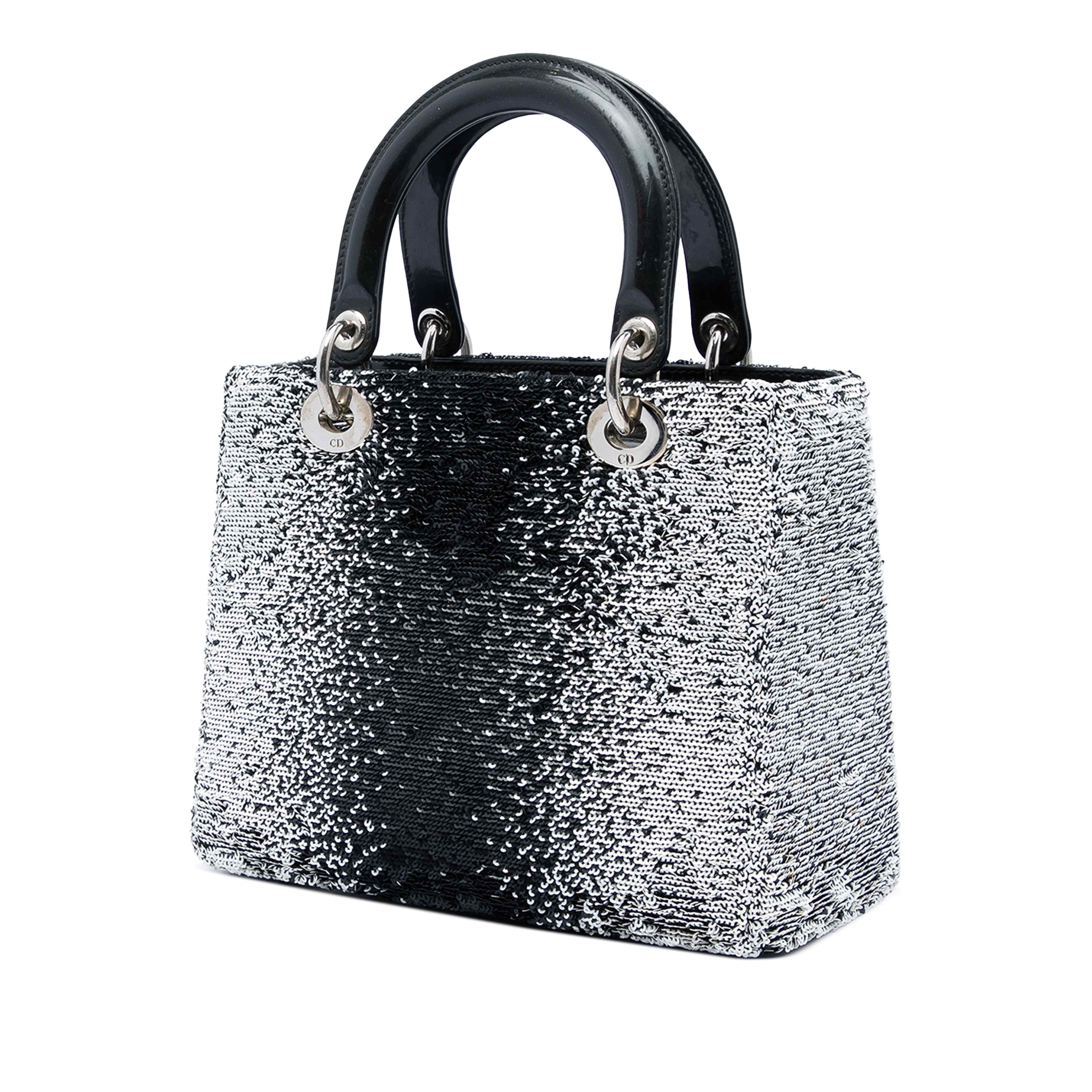 Dior Medium Sequins Lady Dior, från Luxclusif, i färgen svart. Klicka för att öppna bilden i stort format