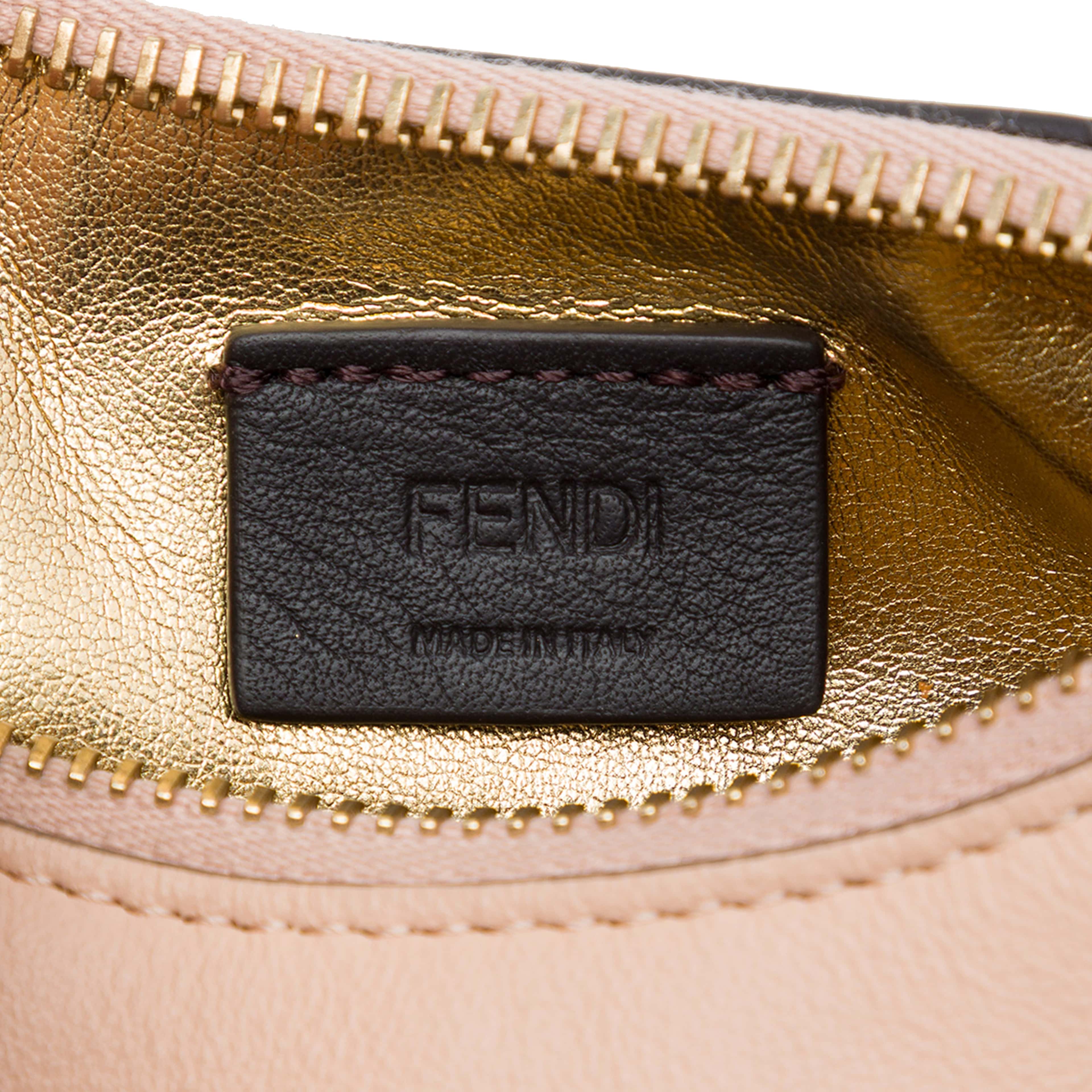 Fendi Nano Leather Fendigraphy Hobo, från Luxclusif, i färgen brun. Klicka för att öppna bilden i stort format