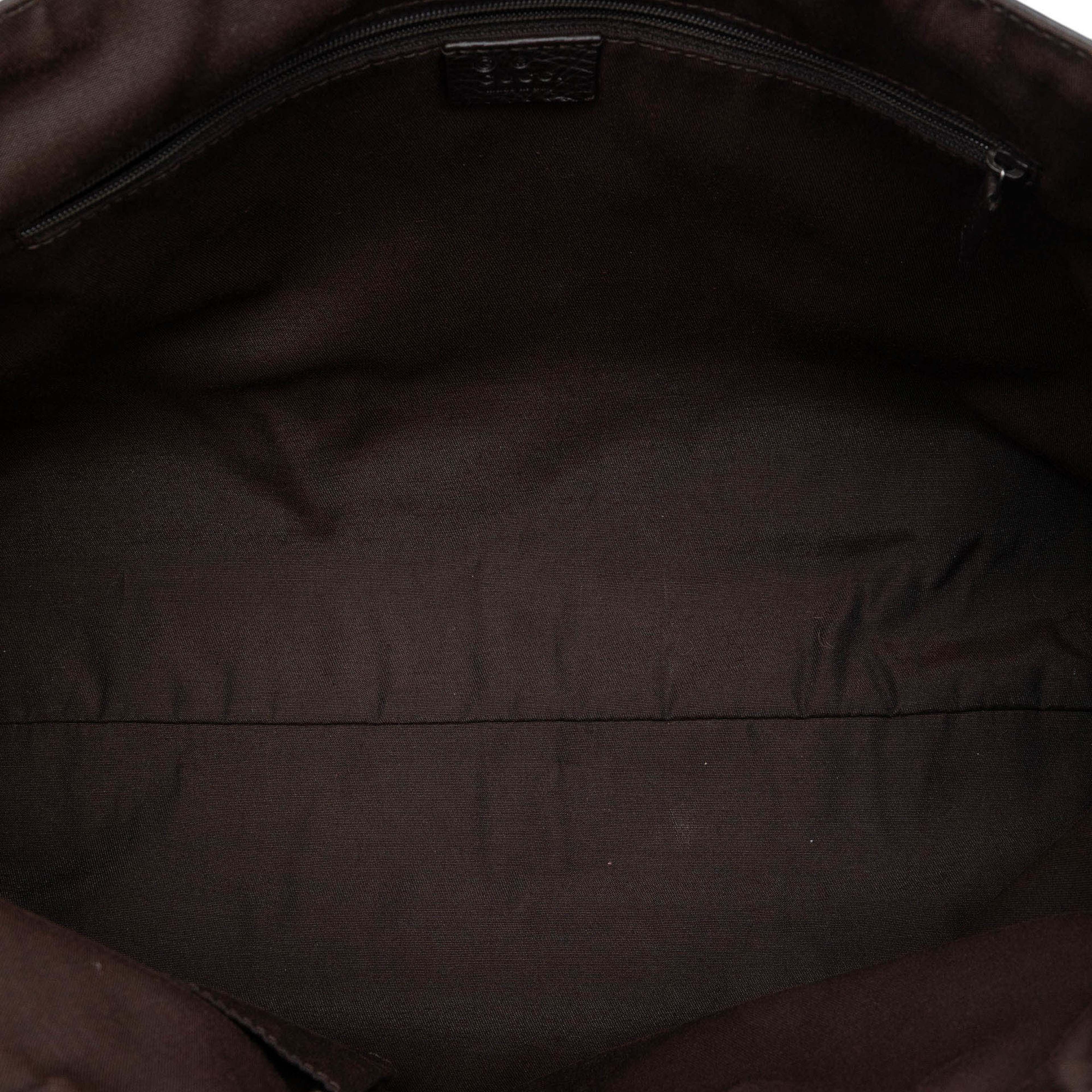 Gucci Gg Denim Abbey D Ring Tote, från Luxclusif, i färgen dark brown. Klicka för att öppna bilden i stort format