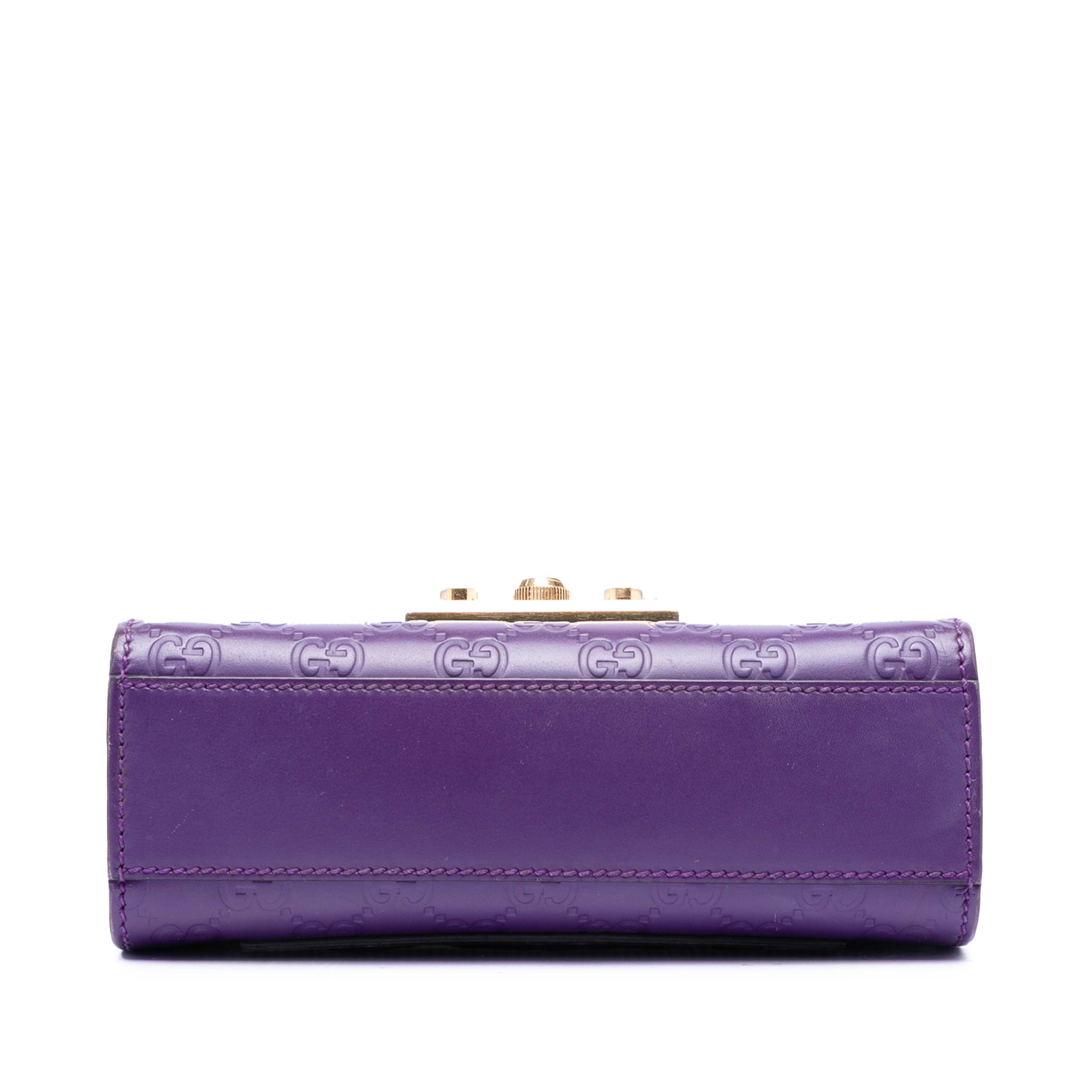 Gucci Small Guccissima Padlock Crossbody, från Luxclusif, i färgen purpur. Klicka för att öppna bilden i stort format