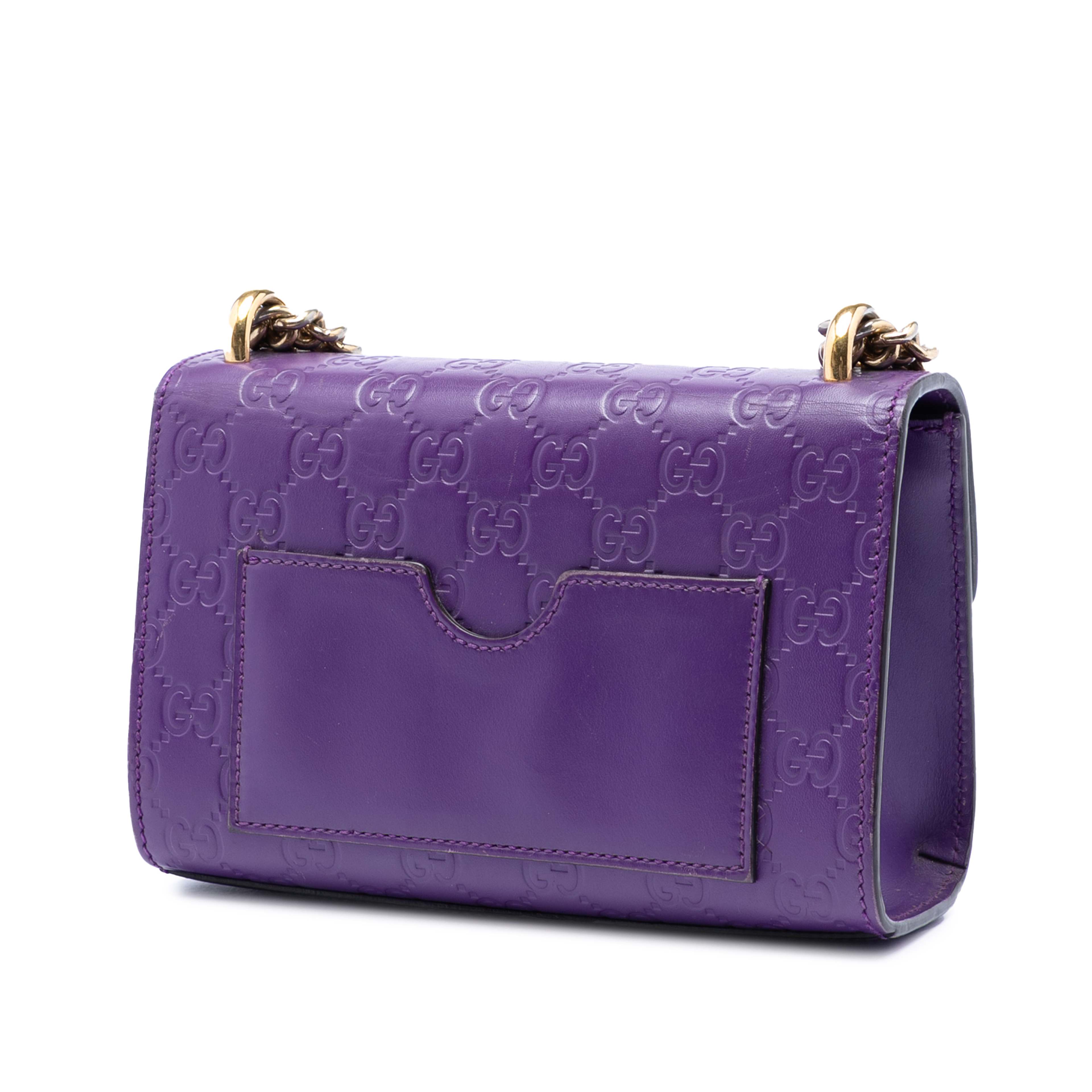 Gucci Small Guccissima Padlock Crossbody, från Luxclusif, i färgen purpur. Klicka för att öppna bilden i stort format