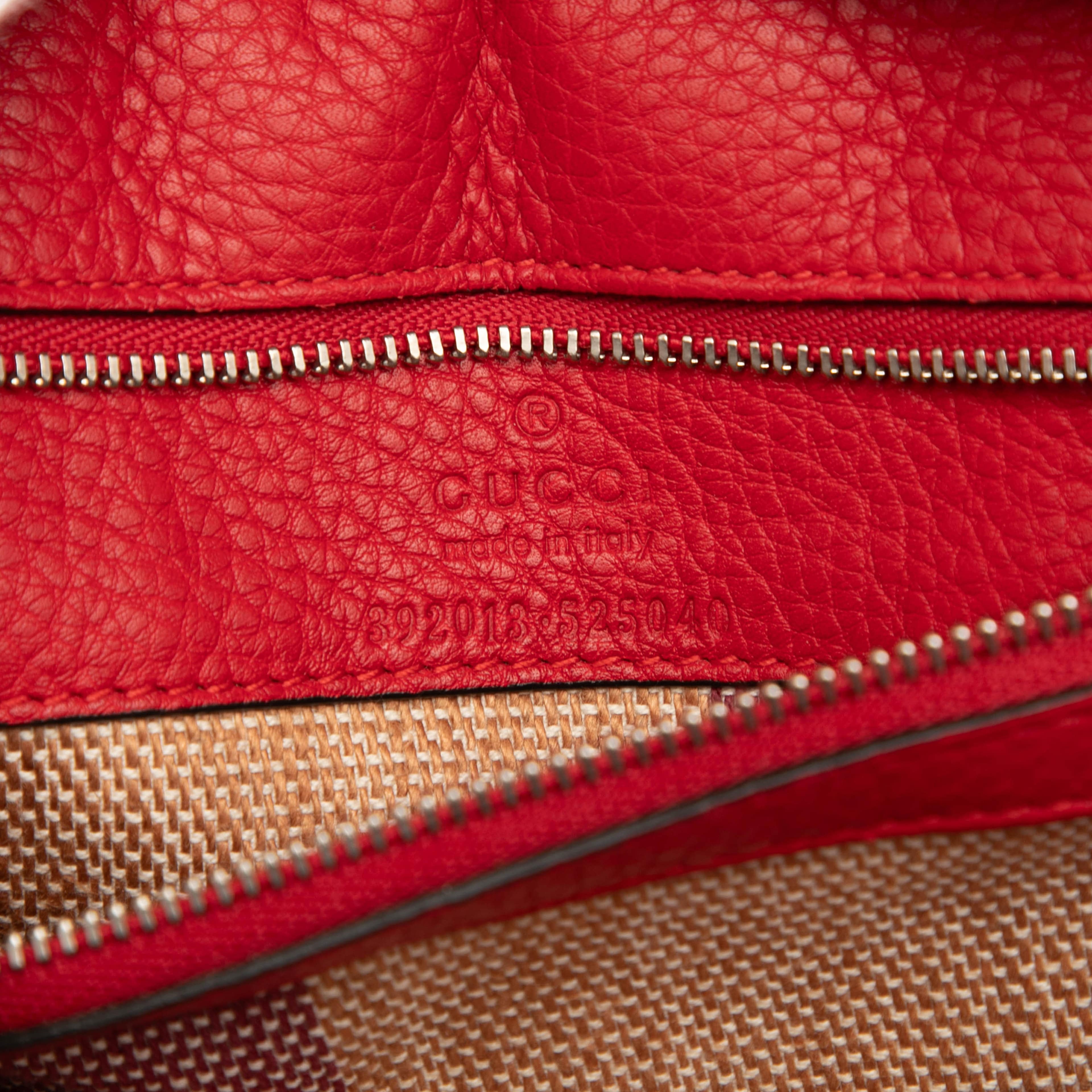 Gucci Medium Leather Bamboo Daily Satchel, från Luxclusif, i färgen red. Klicka för att öppna bilden i stort format