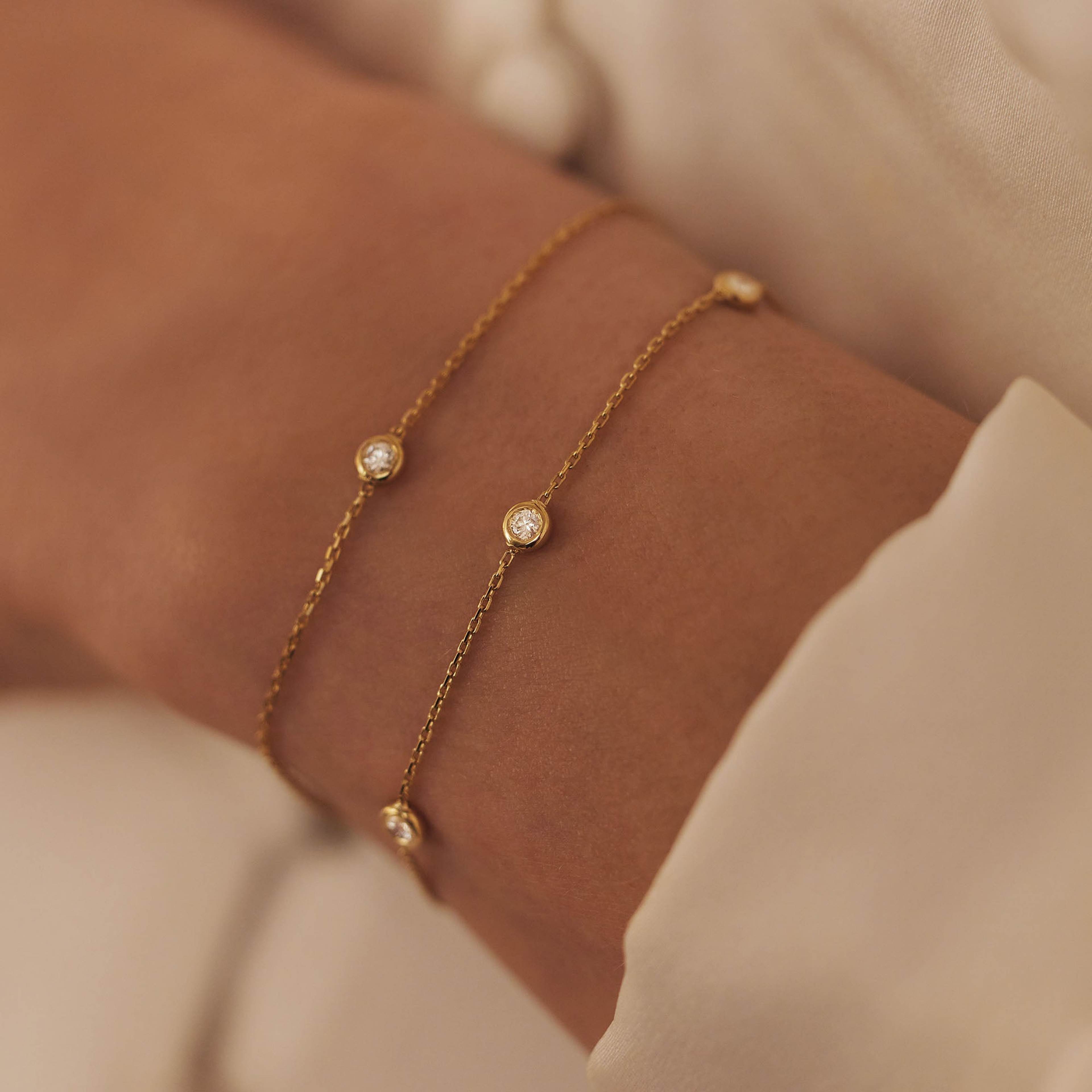 De La Paix Alfie Armband I 14k Guld Med Diamanter 012 Ct, från Isabel Bernard, i färgen gold. Klicka för att öppna bilden i stort format