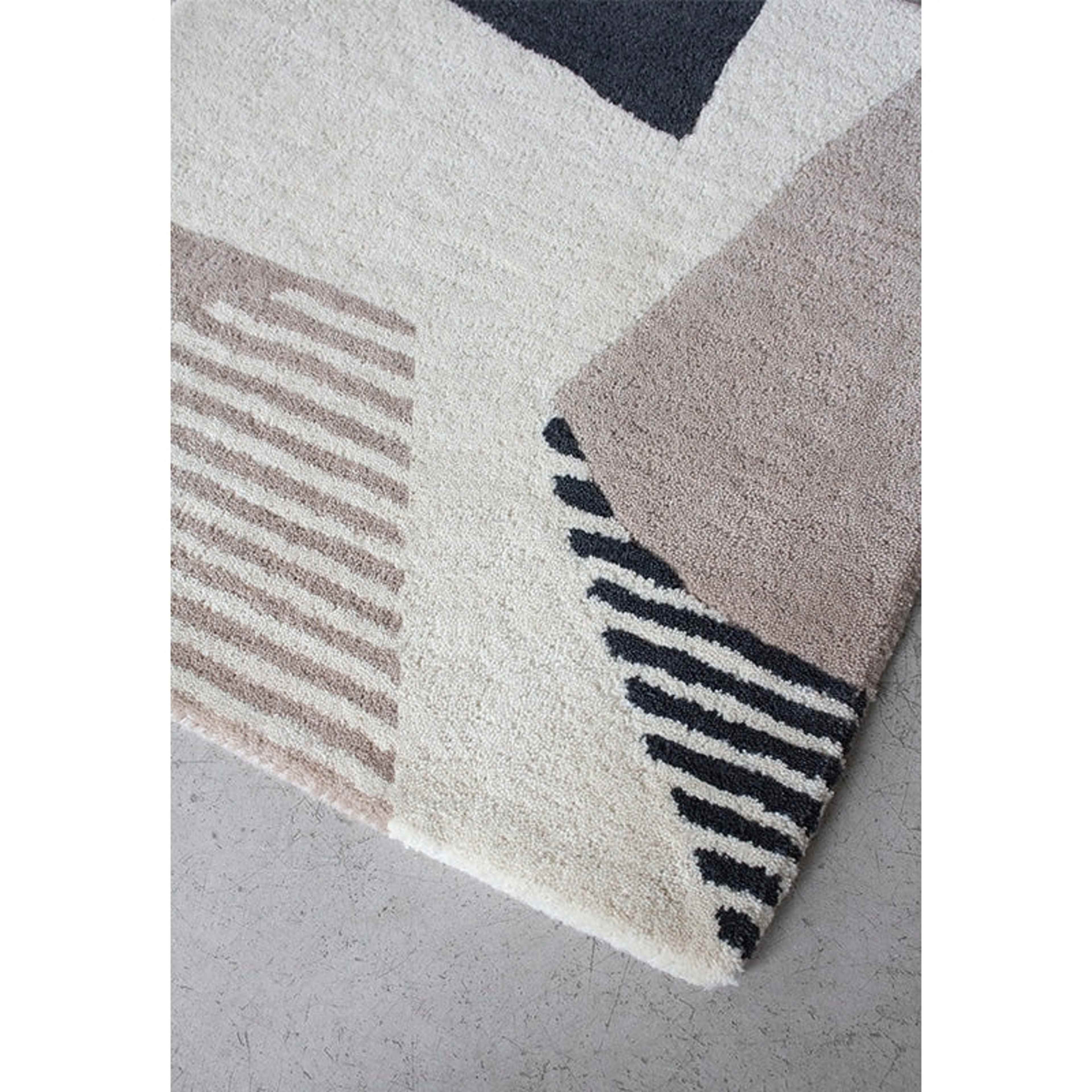 Birch Mönstrad Ullmatta, från Layered, i färgen birch. Klicka för att öppna bilden i stort format