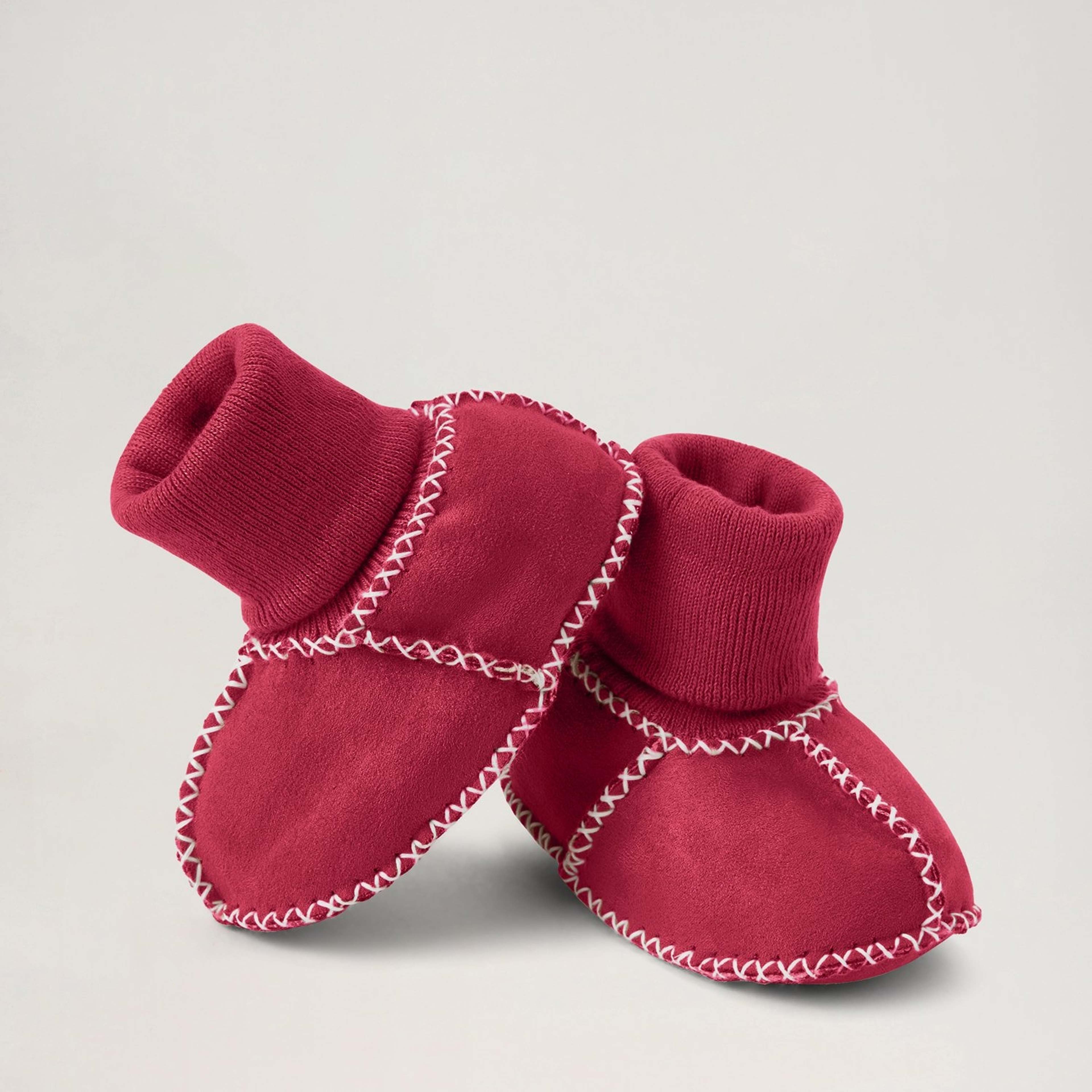 Cosy Mocs, från BabyMocs, i färgen red. Klicka för att öppna bilden i stort format