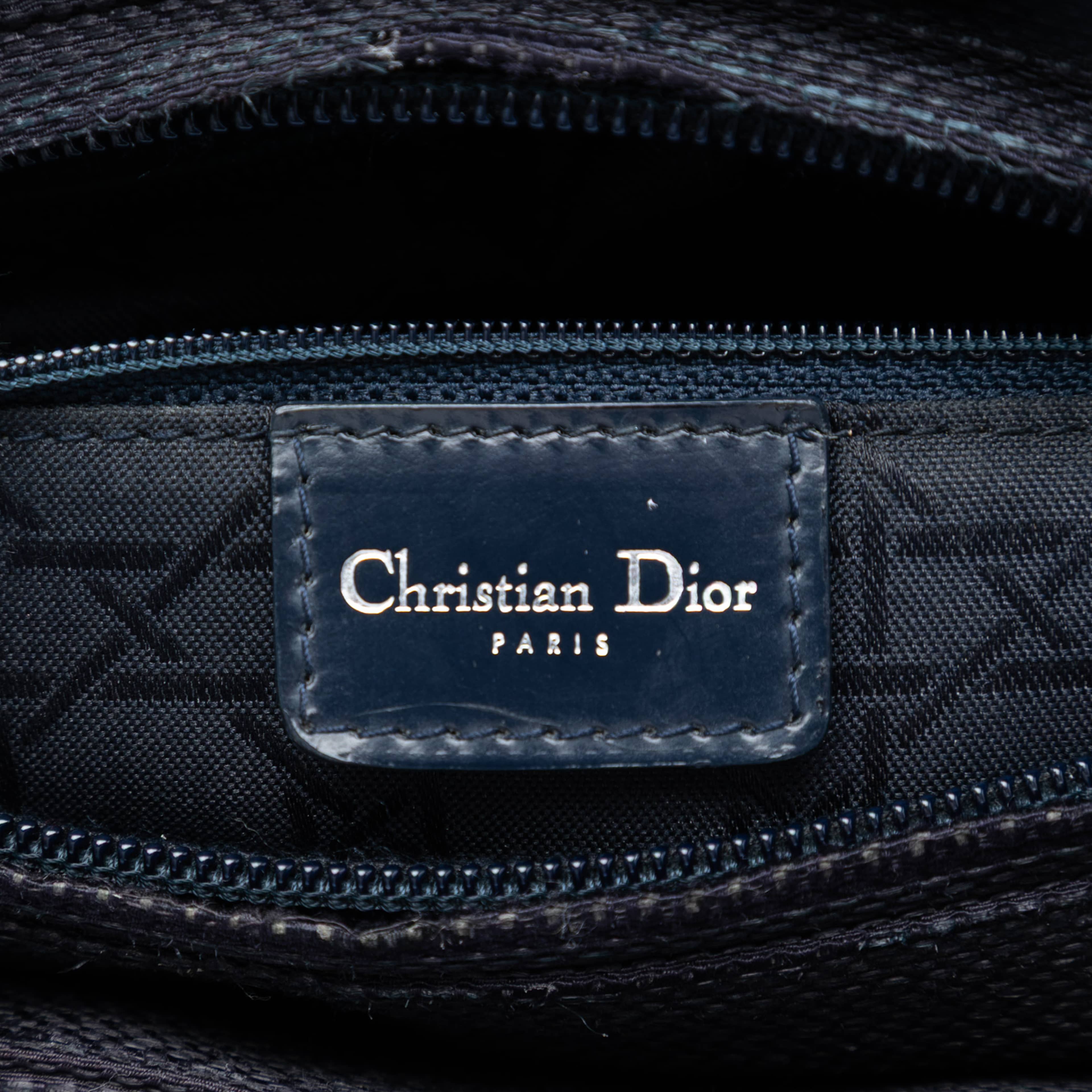 Dior Medium Nylon Lady Dior, från Luxclusif, i färgen navy. Klicka för att öppna bilden i stort format