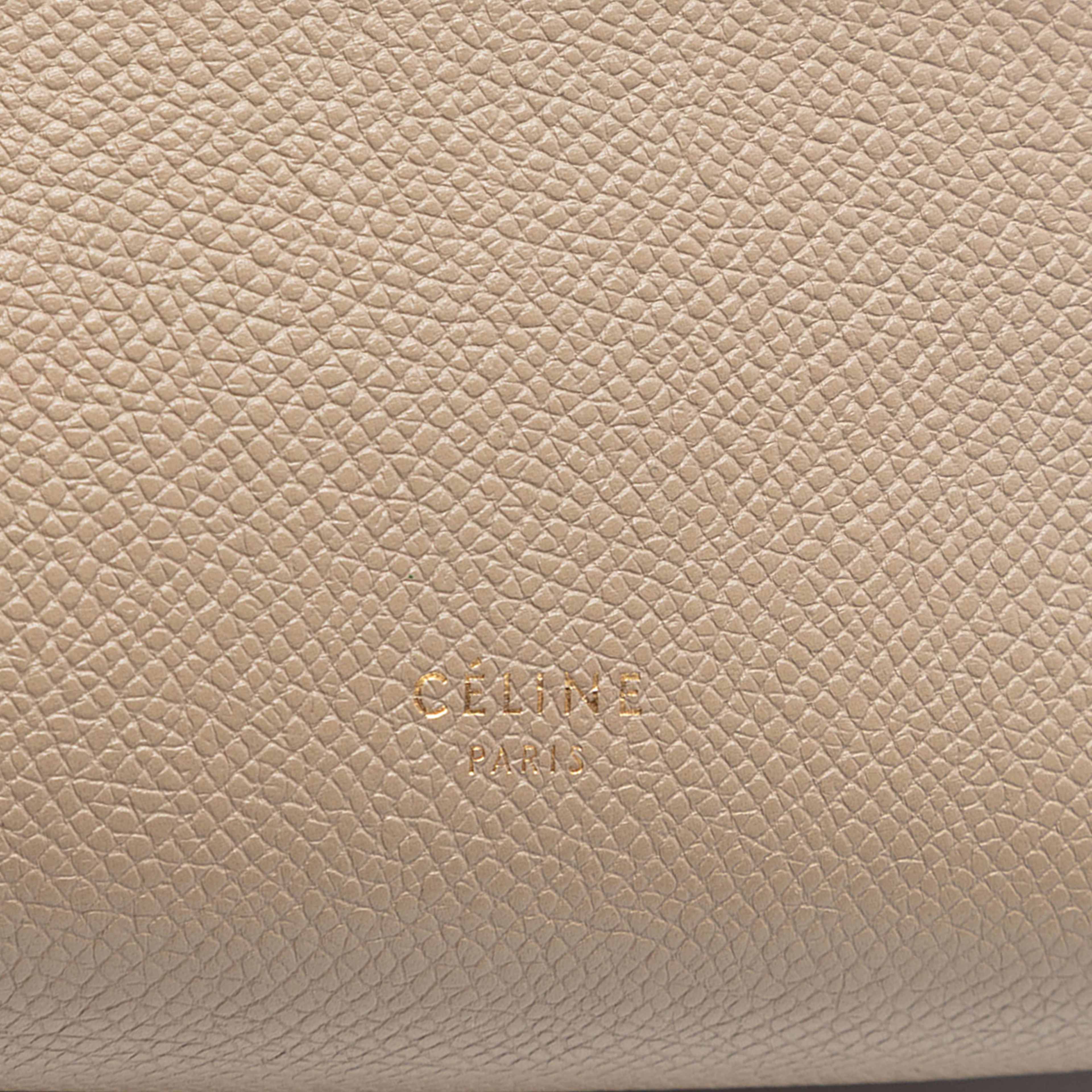 Celine Nano Grained Calfskin Belt Bag, från Luxclusif, i färgen taupe. Klicka för att öppna bilden i stort format