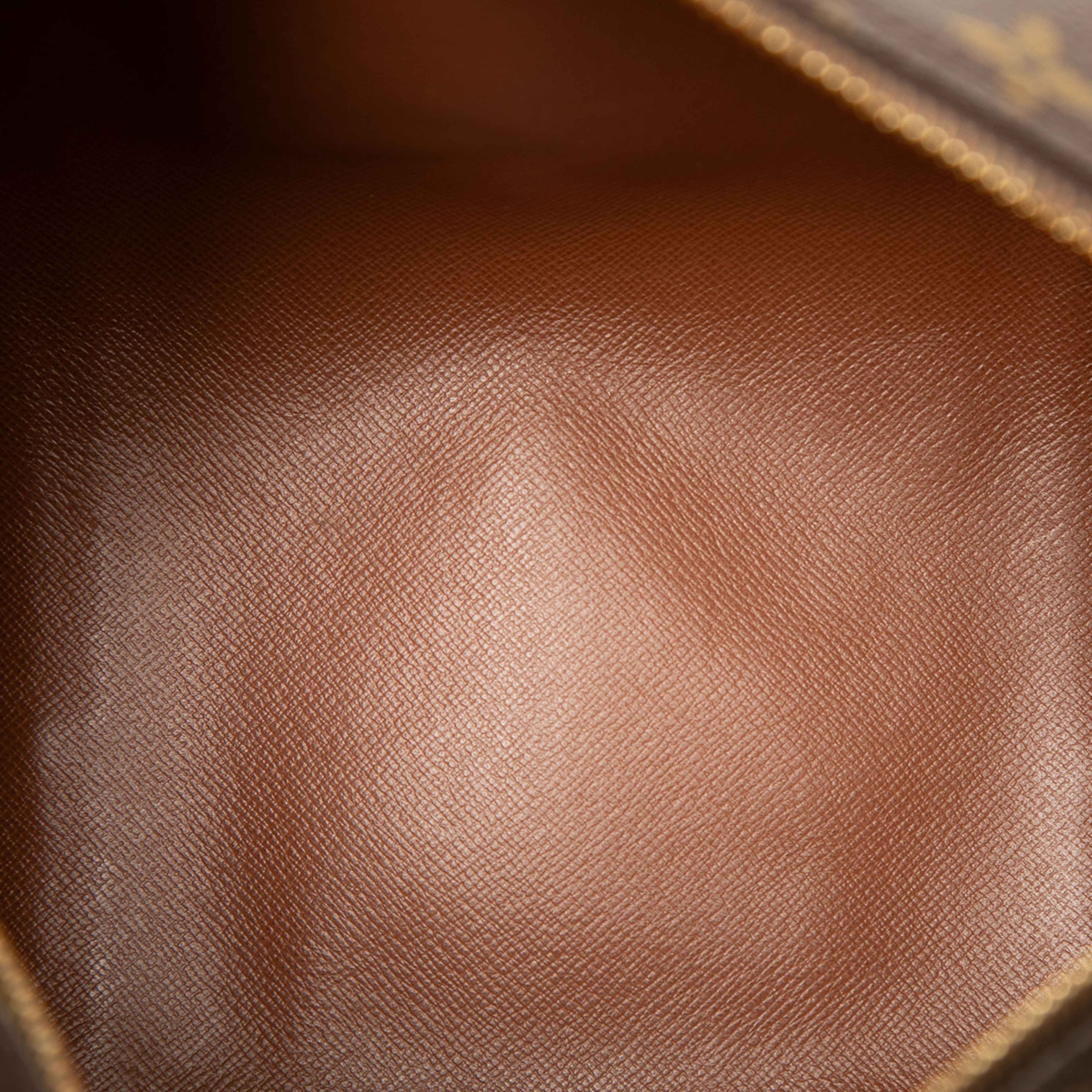 Louis Vuitton Monogram Papillon 30, från Luxclusif, i färgen brun. Klicka för att öppna bilden i stort format