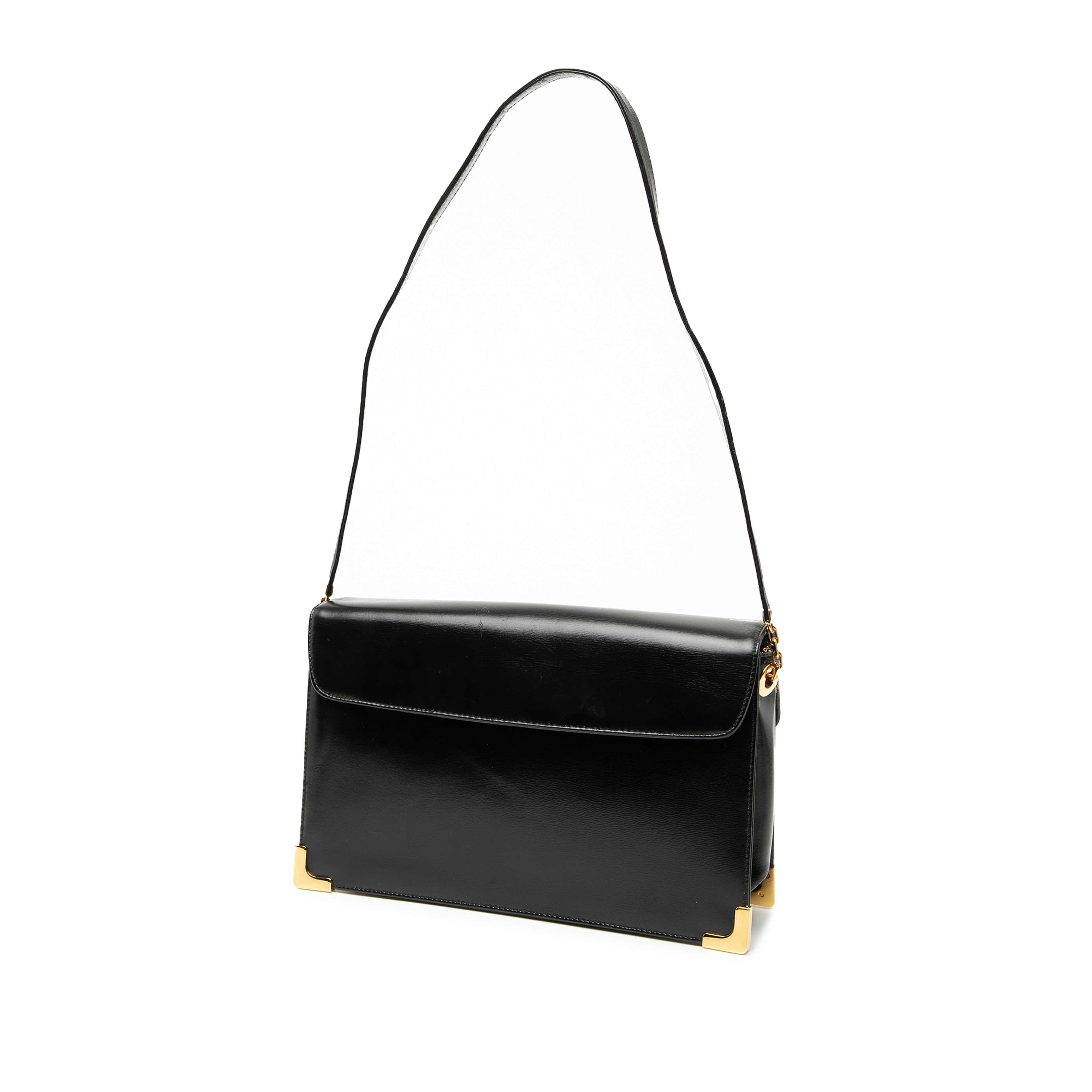 Dior Leather Flap Shoulder Bag, från Luxclusif, i färgen black. Klicka för att öppna bilden i stort format