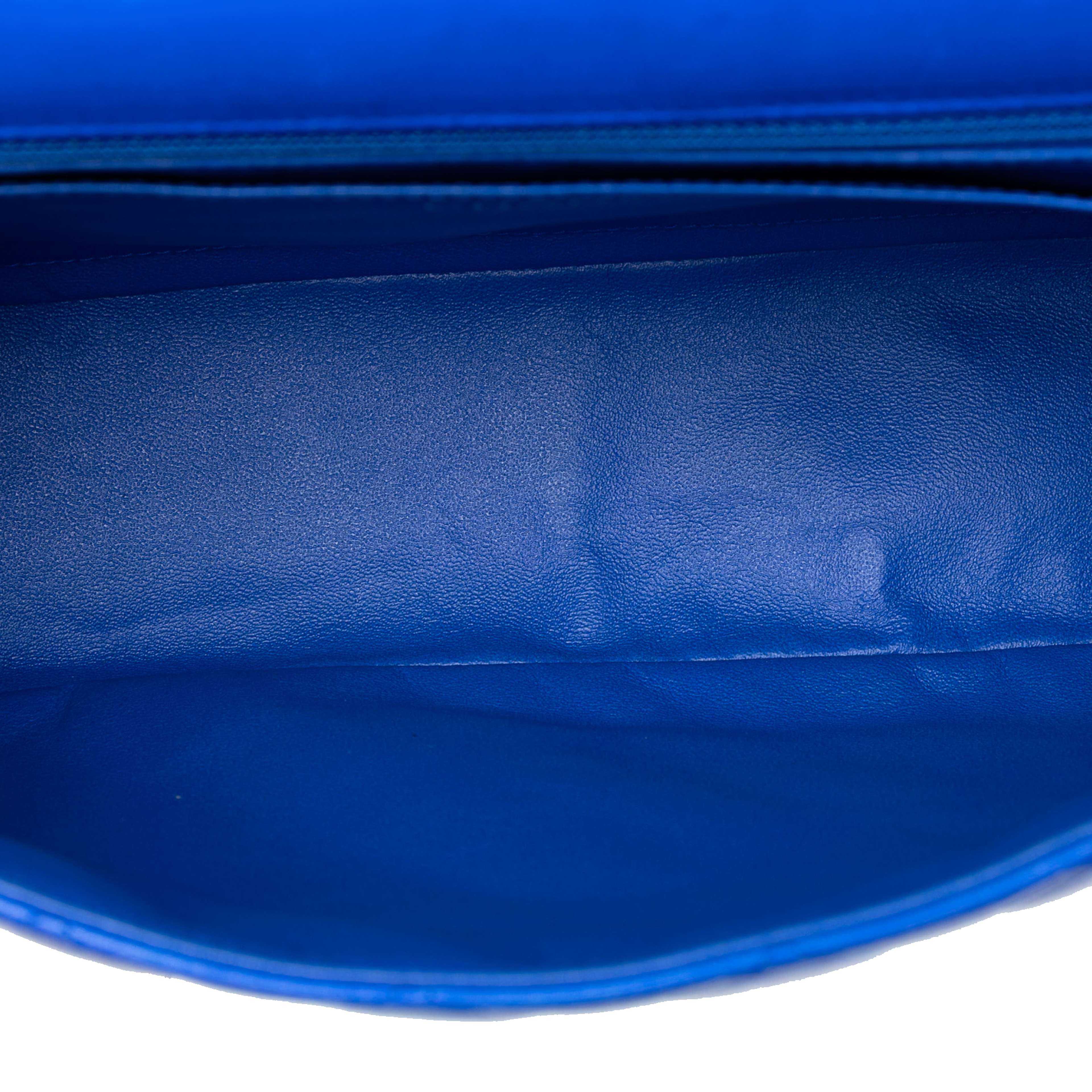 Chanel Jumbo Classic Lambskin Single Flap, från Luxclusif, i färgen blue. Klicka för att öppna bilden i stort format