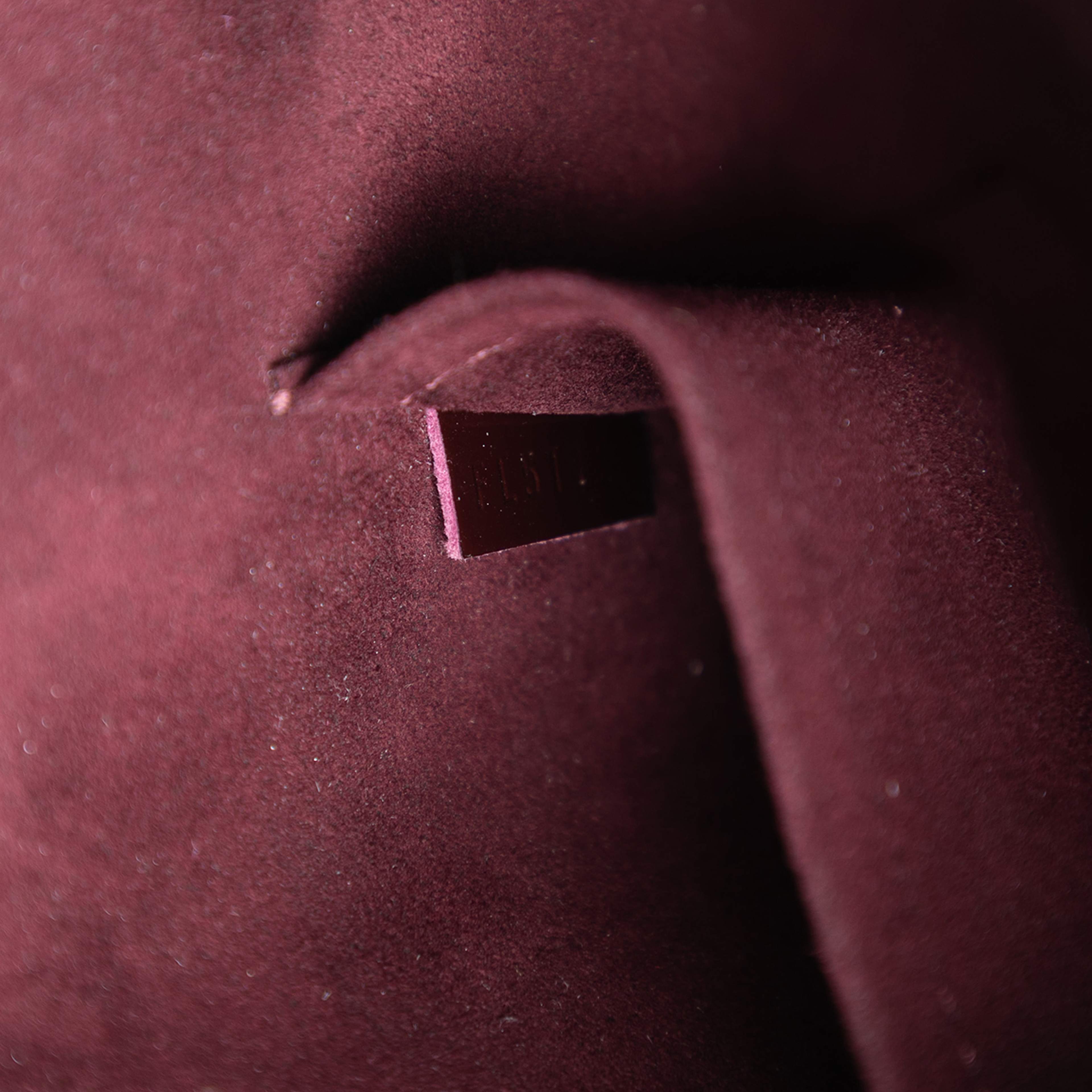 Louis Vuitton Electric Epi Alma Pm, från Luxclusif, i färgen purple. Klicka för att öppna bilden i stort format