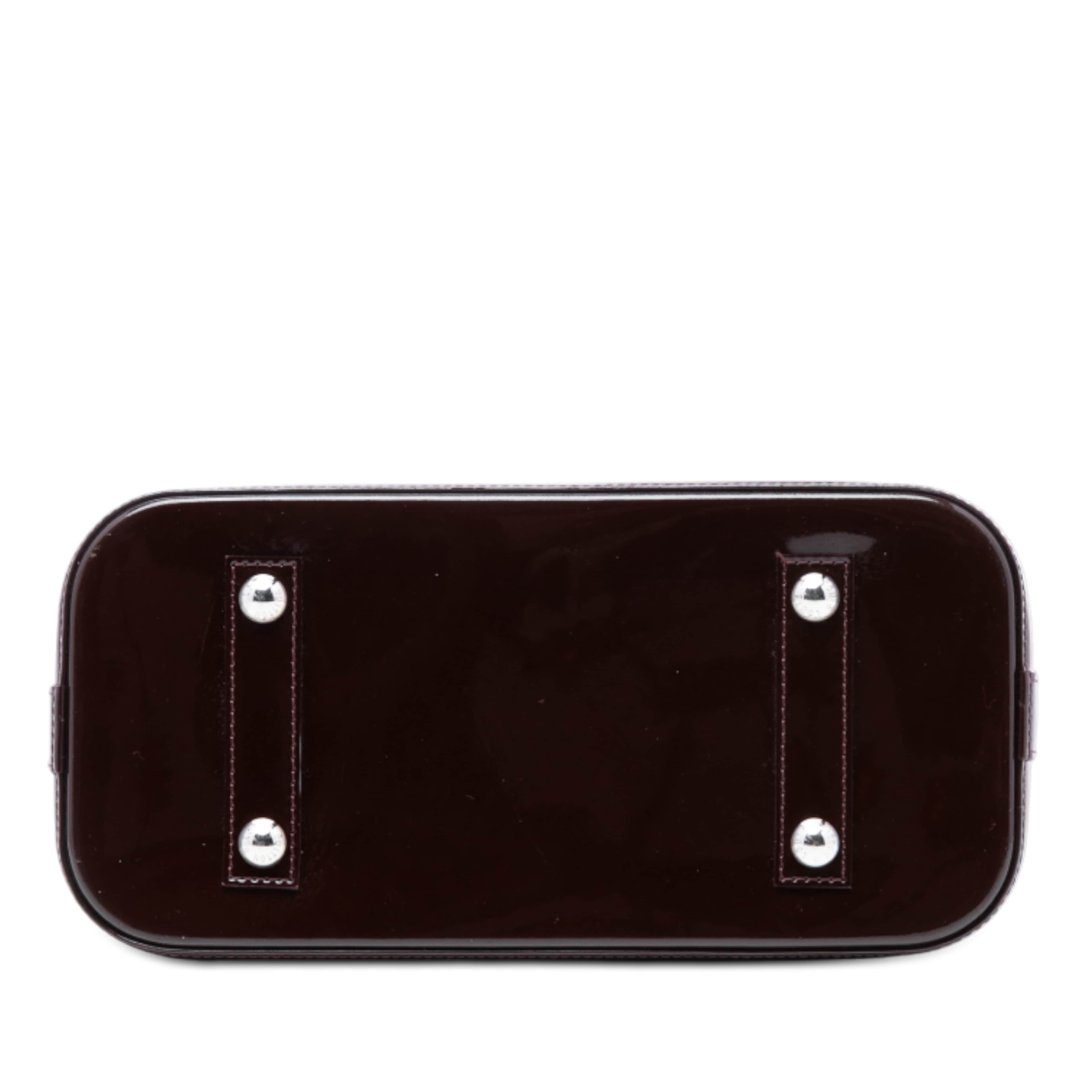 Louis Vuitton Electric Epi Alma Pm, från Luxclusif, i färgen purple. Klicka för att öppna bilden i stort format