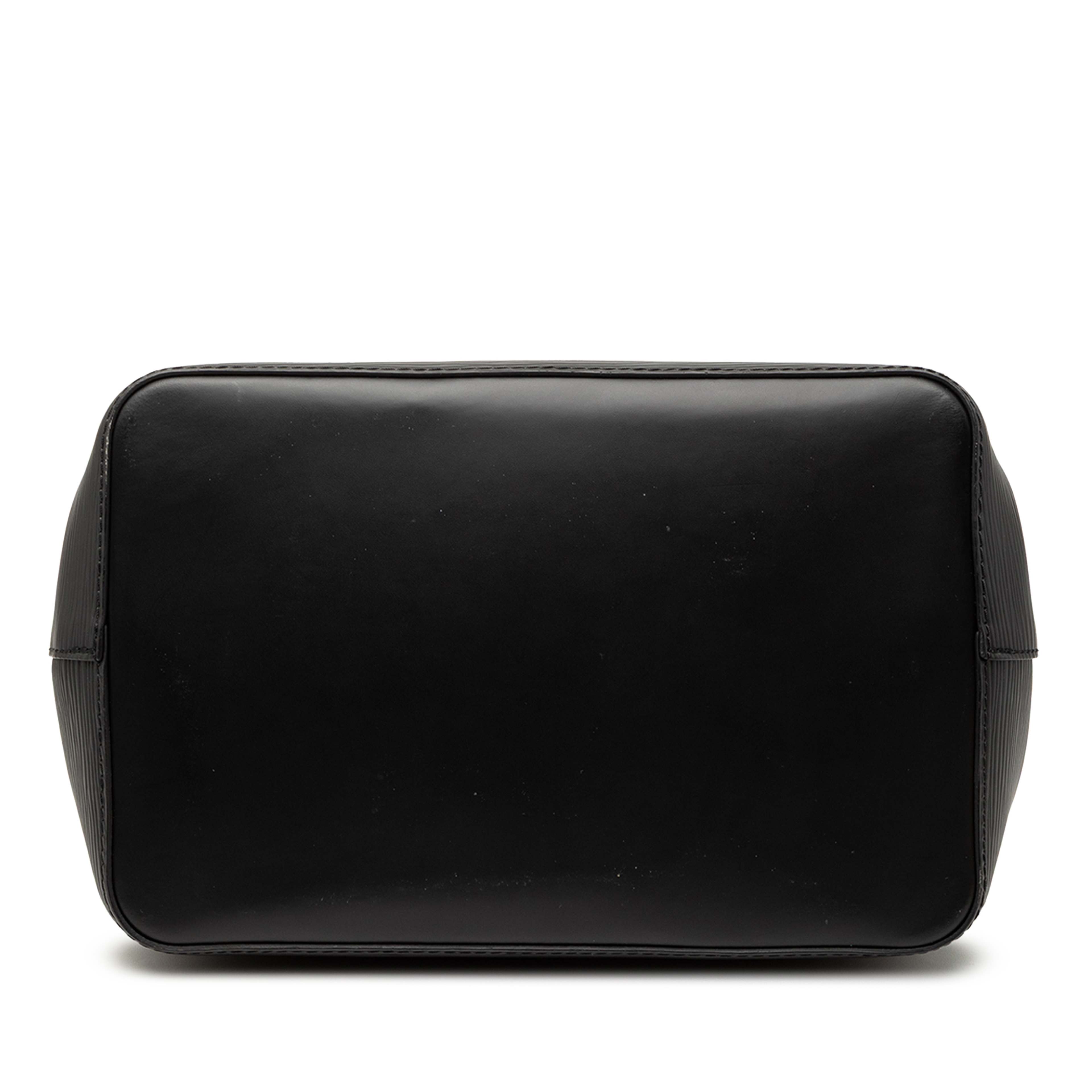 Louis Vuitton Epi Neonoe Mm, från Luxclusif, i färgen svart. Klicka för att öppna bilden i stort format