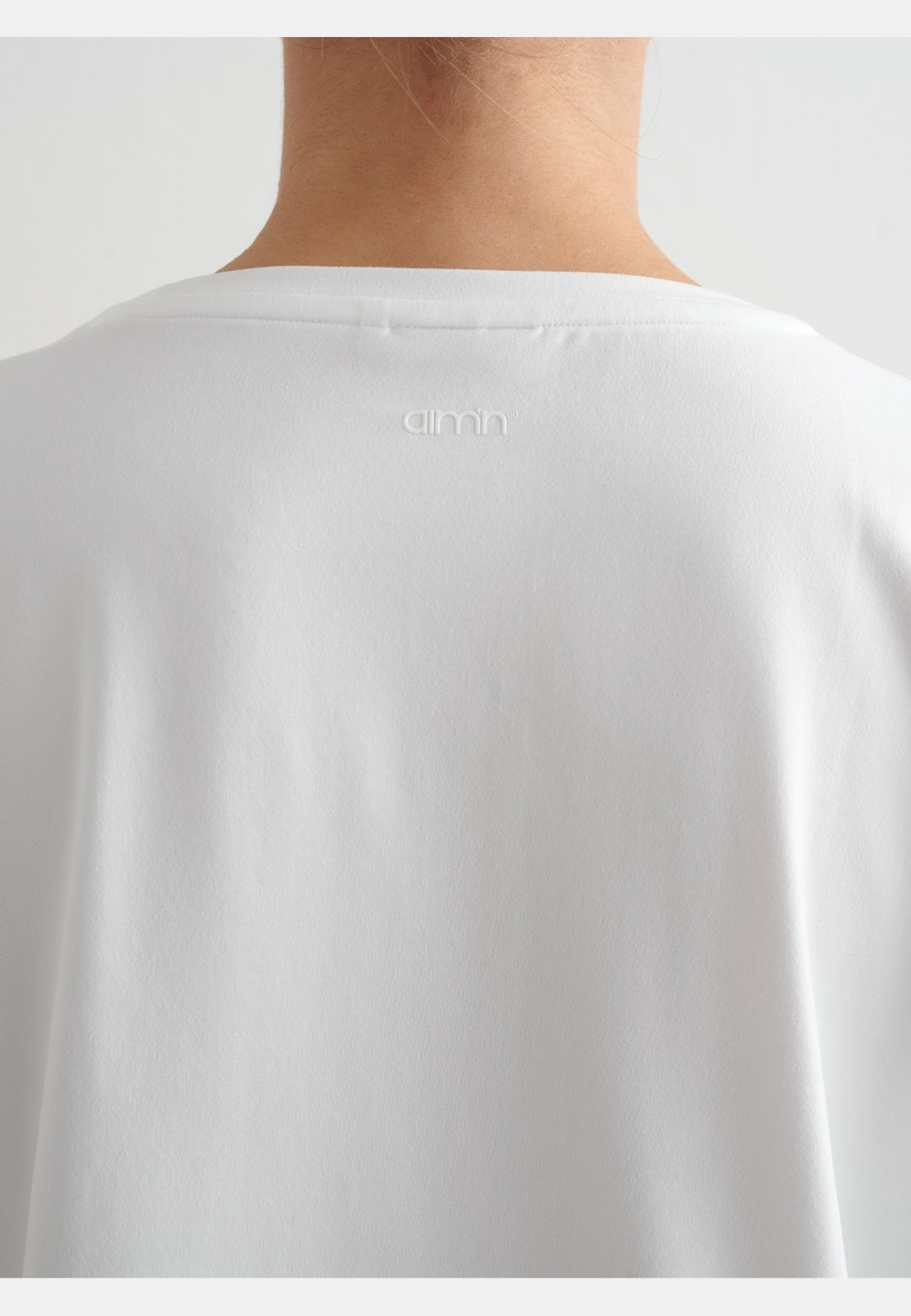 Soft Basic Roll Sleeve Top, från aim'n, i färgen white. Klicka för att öppna bilden i stort format