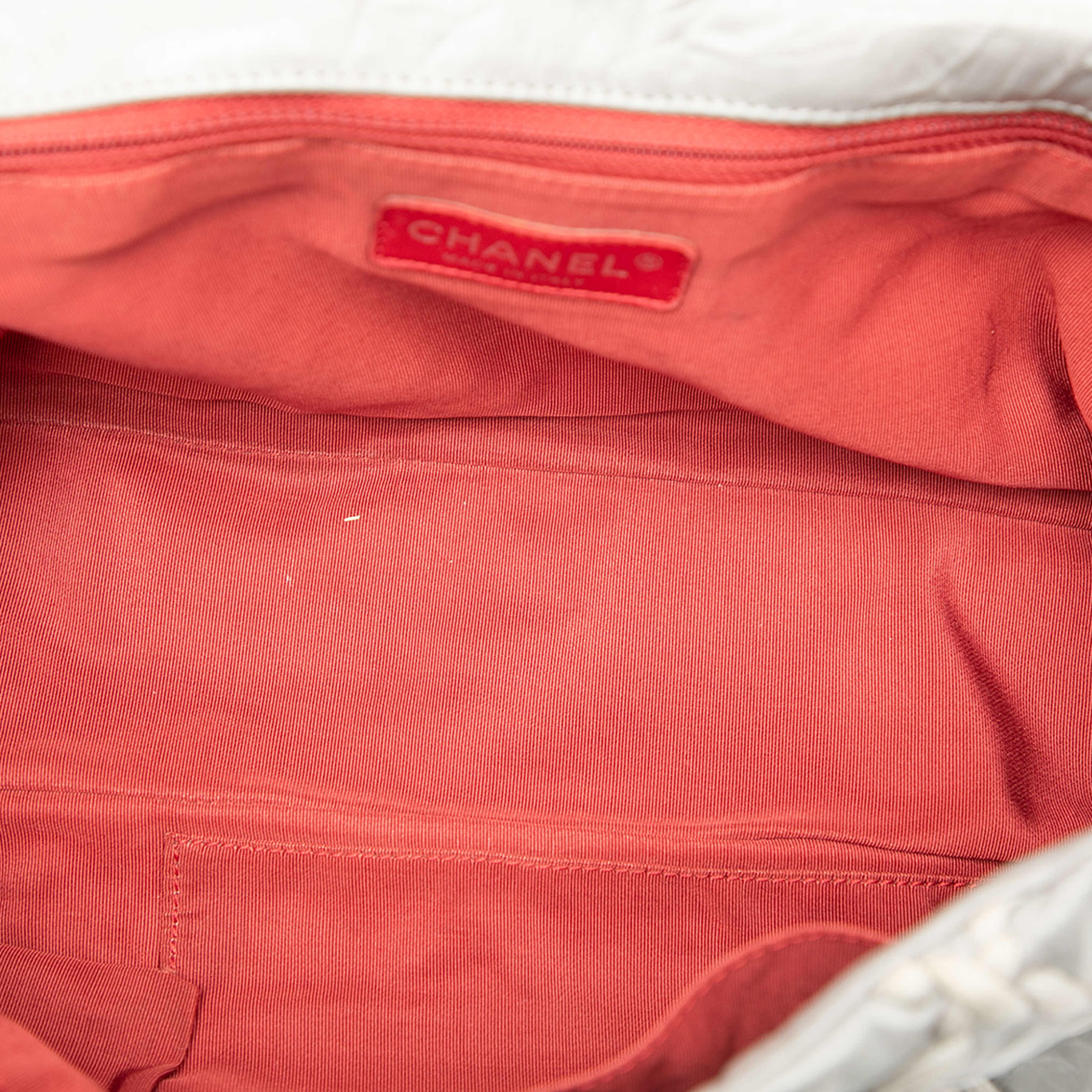 Chanel Jumbo Quilted Calfskin Ultra Stitch Flap, från Luxclusif, i färgen gray. Klicka för att öppna bilden i stort format