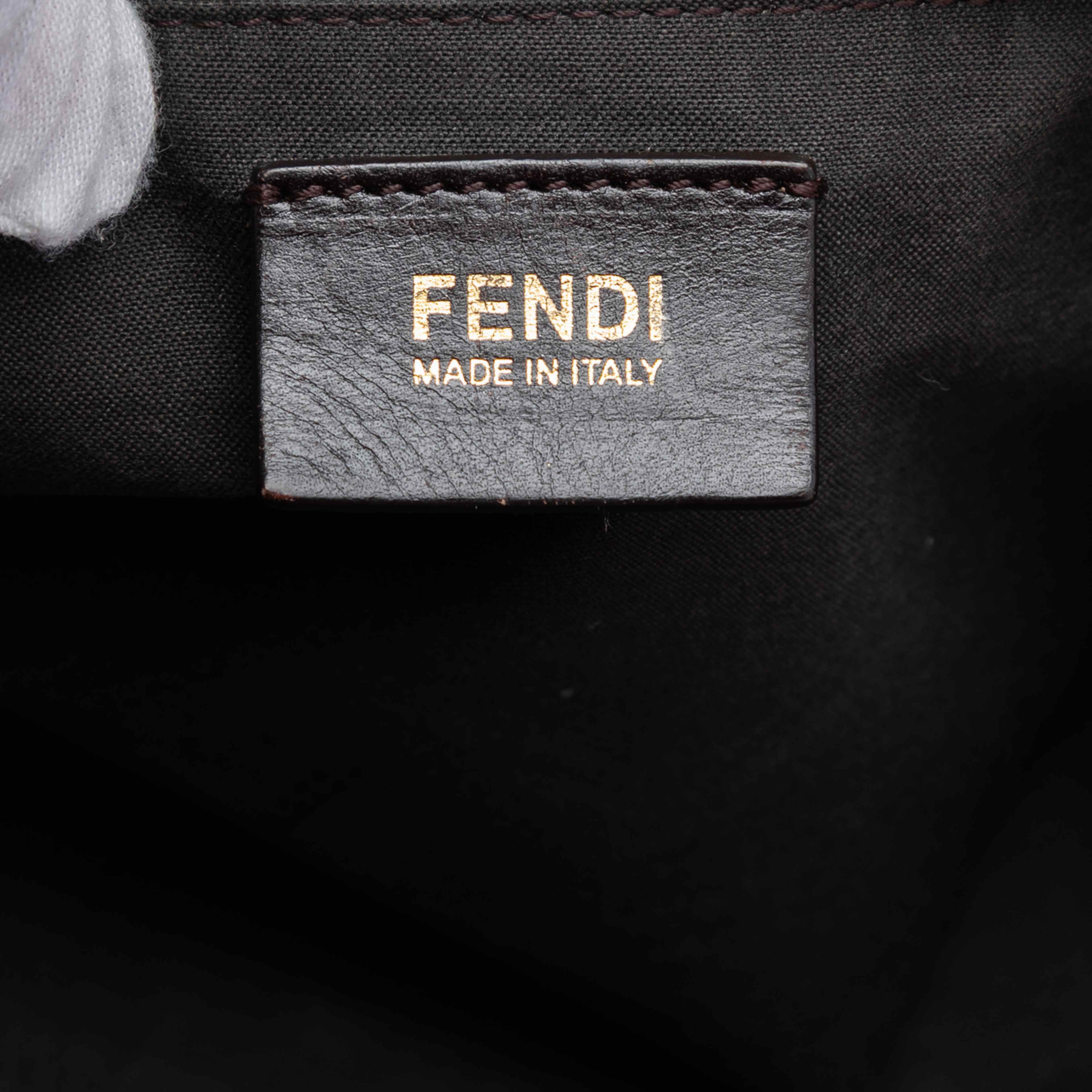 Fendi Medium Pequin Canvas Roll Tote, från Luxclusif, i färgen brown. Klicka för att öppna bilden i stort format